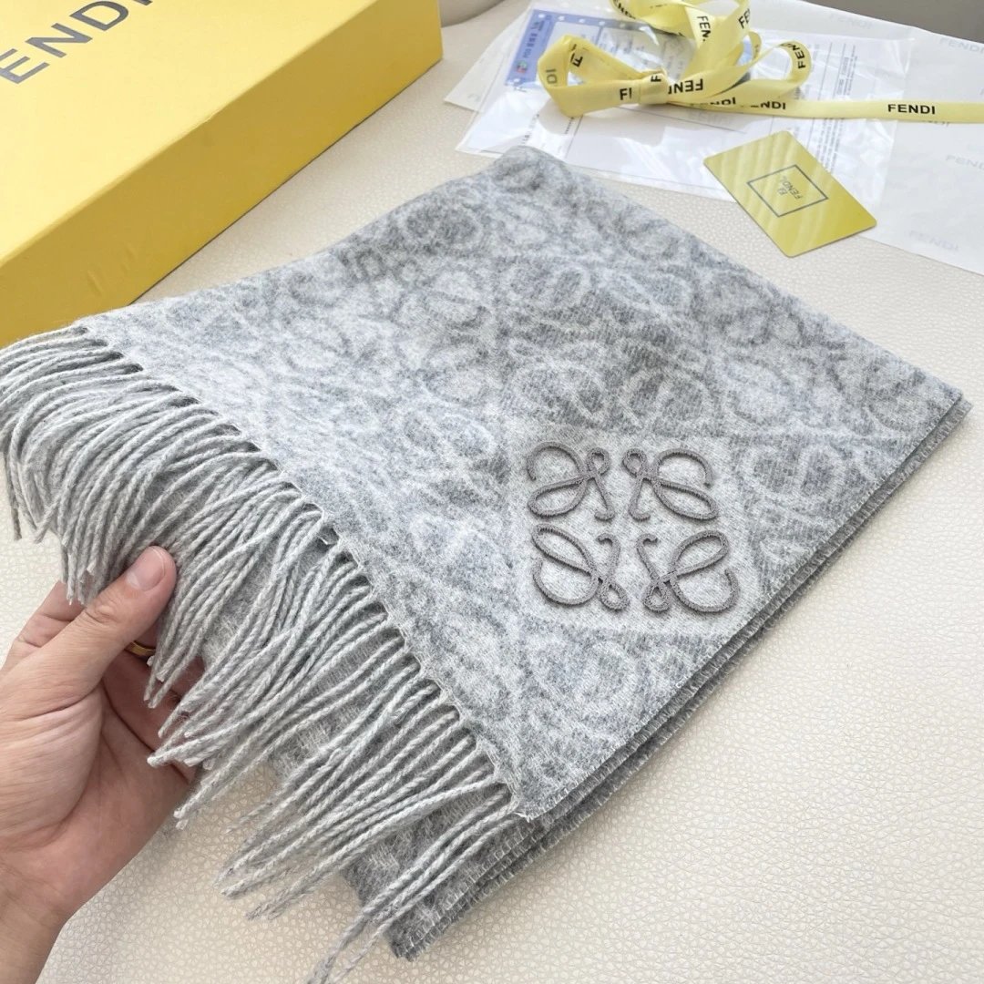 Loewe Cashmere Scarf Ver.D — Photo 4