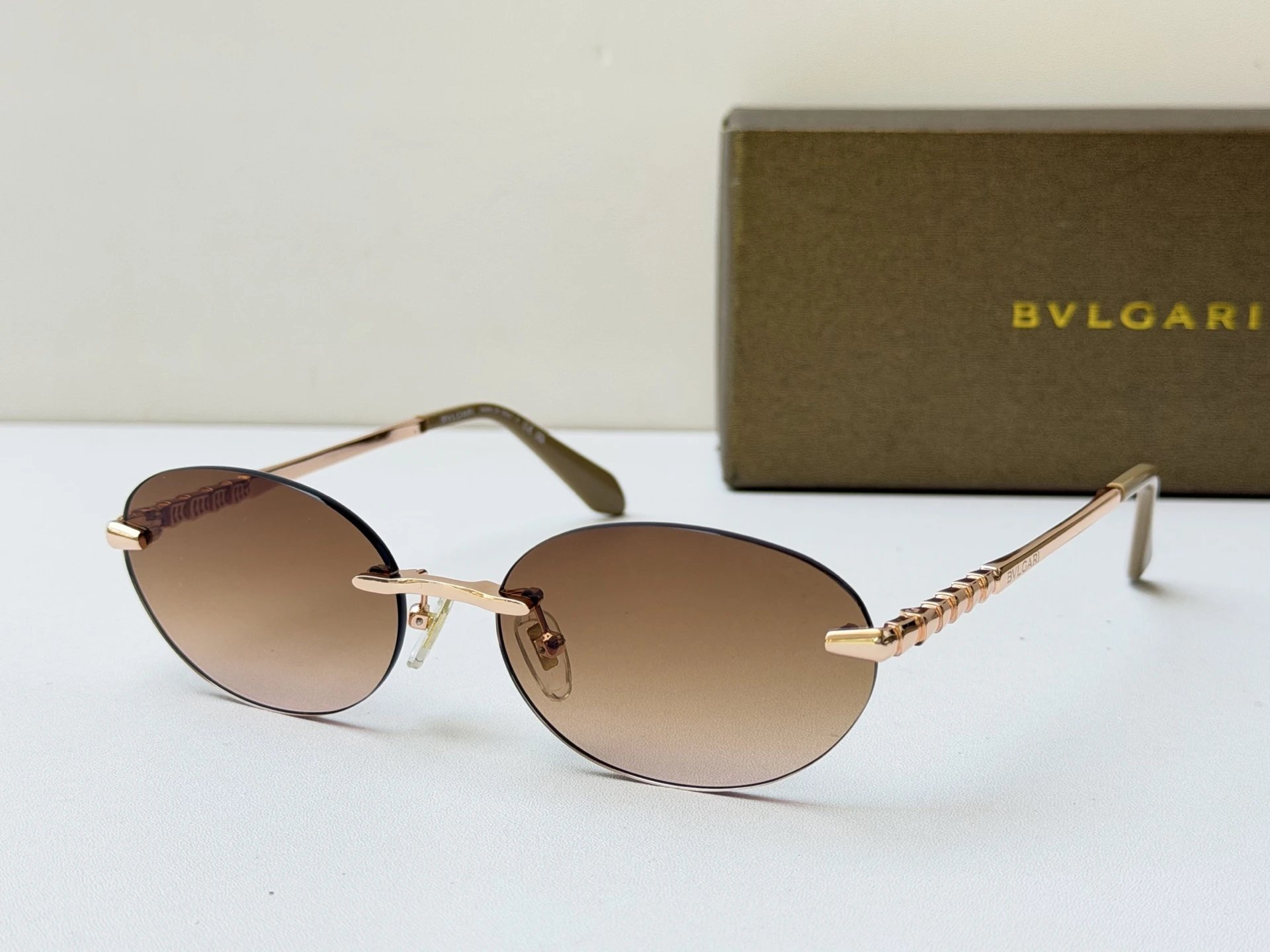 Bvlgari BV50070U Sunglasses 56-16-145 Ver.C — Zdjęcie 4