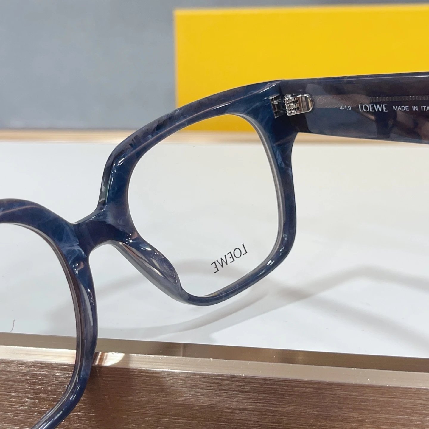 Loewe LW50069I Sunglasses 51-19-140 Ver.A — photo 7