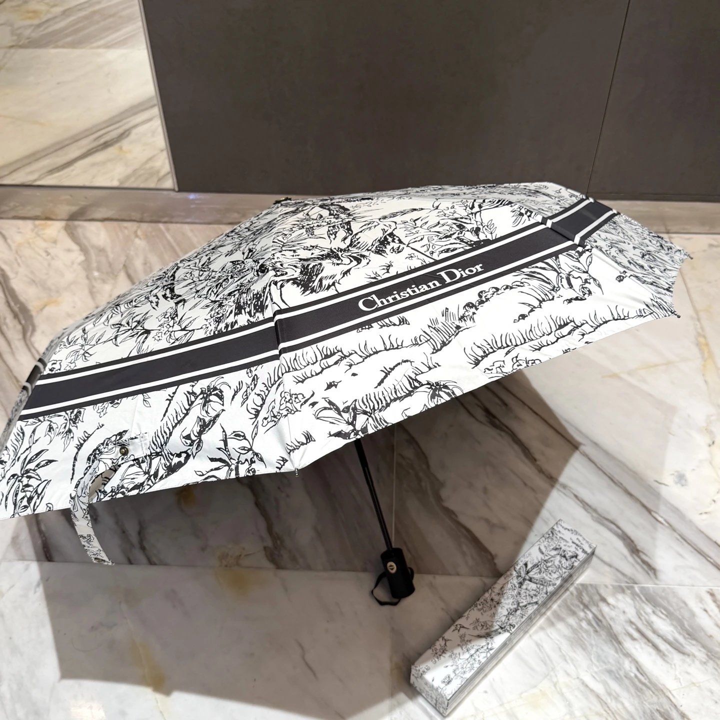 Dior UV Protection Folding Umbrella Ver.J — Zdjęcie 7
