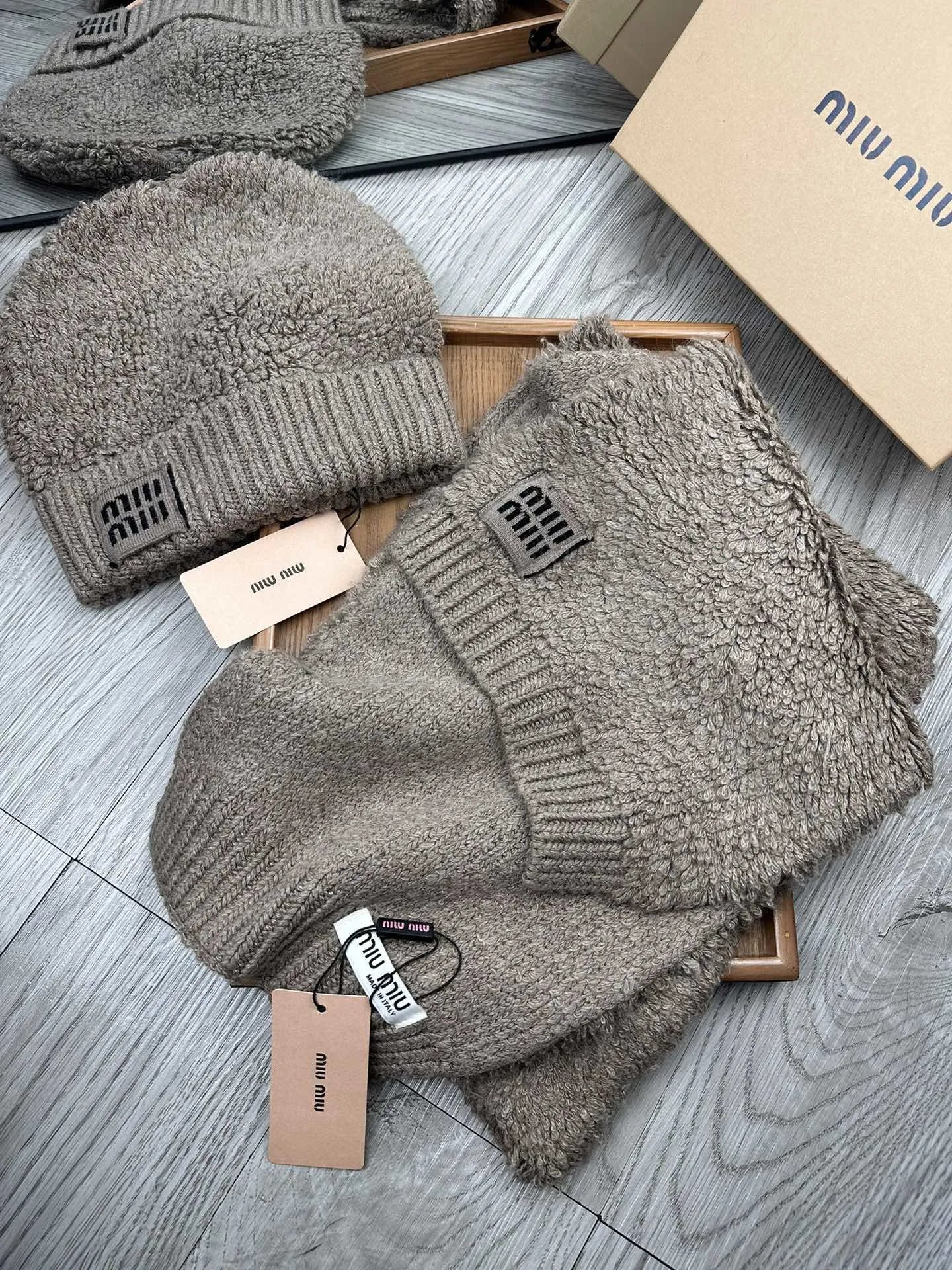 Miu Miu Wool Rabbit Fur Scarf & Hat Set Ver.C — Photo 5