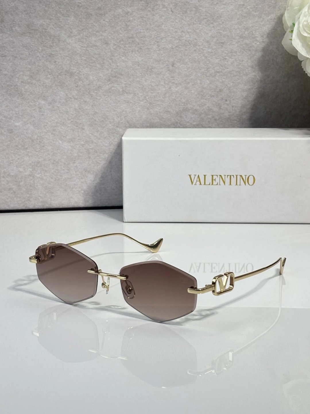Valentino VLS-187 Sunglasses 58-18-145 Ver.A — photo 3