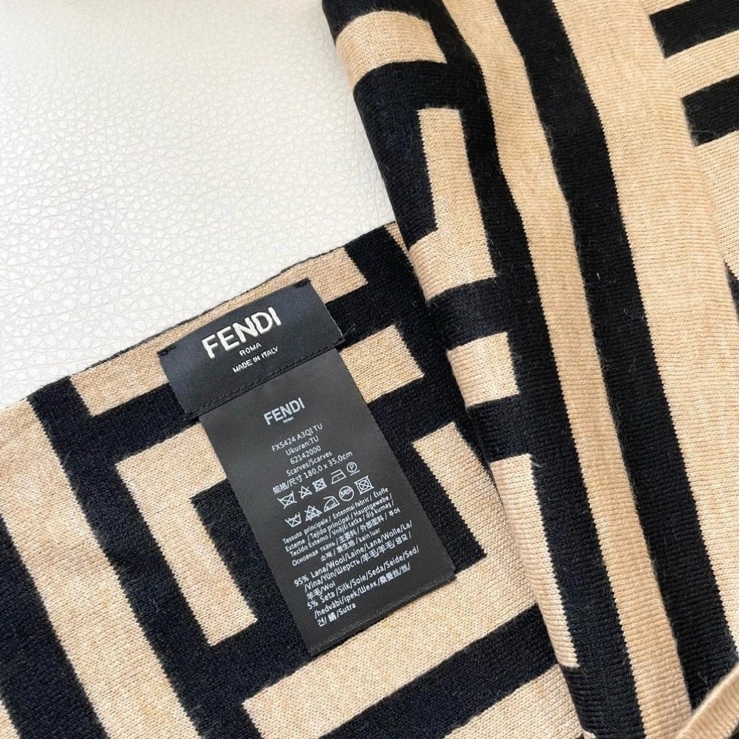 Fendi Cashmere Scarf Ver.G — Photo 9
