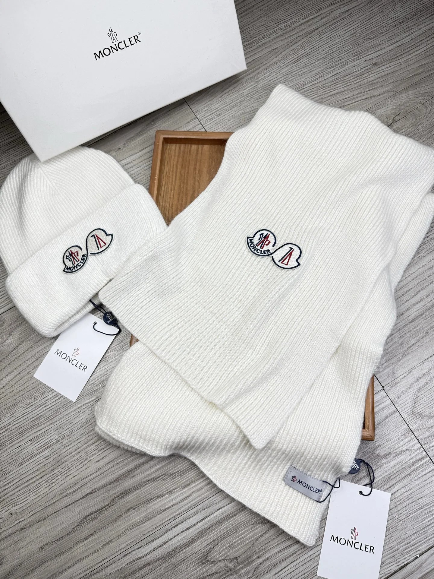 Moncler Wool Rabbit Fur Scarf & Hat Set Ver.F — Photo 4