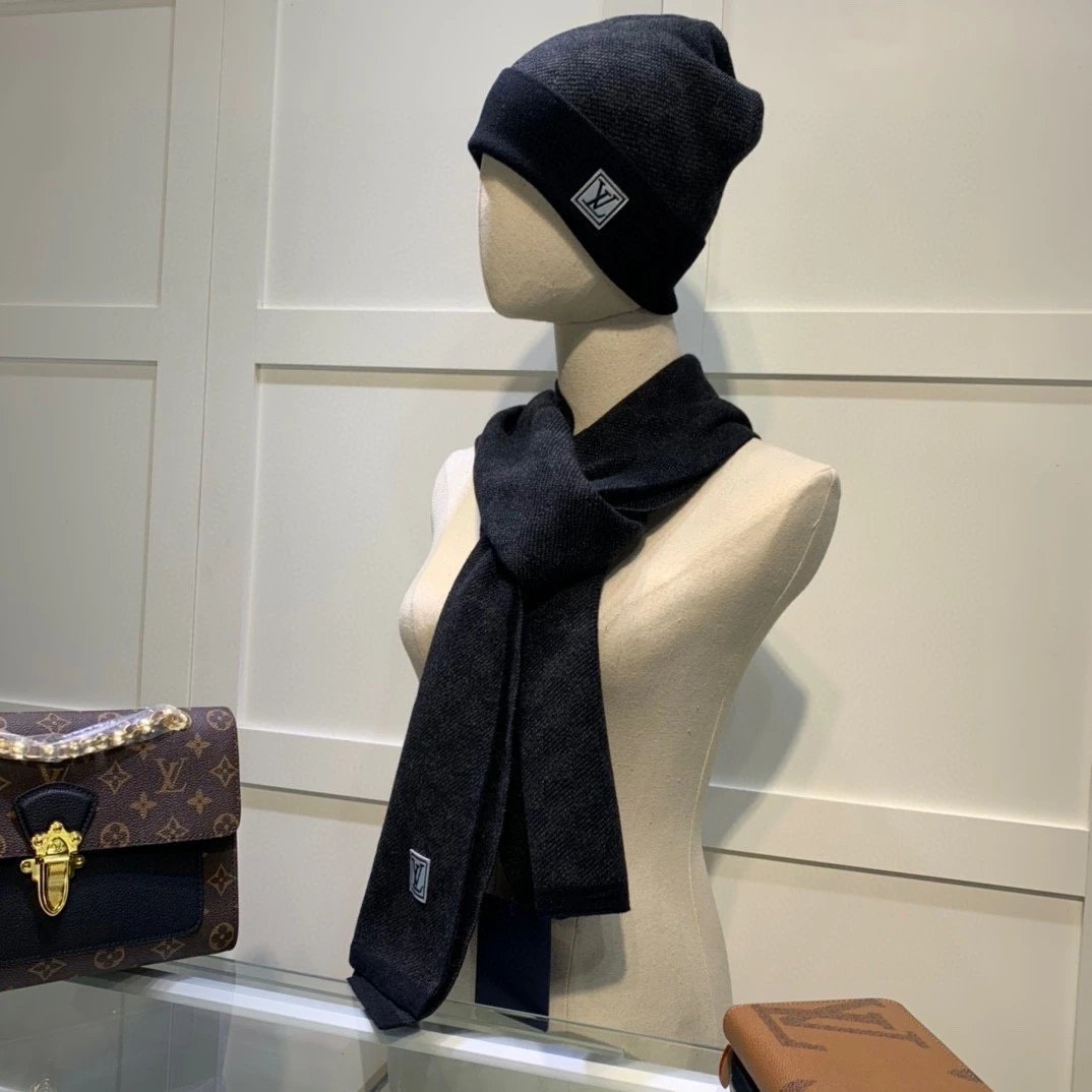 Louis Vuitton Wool Cashmere Scarf & Hat Set Ver.C — Photo 2