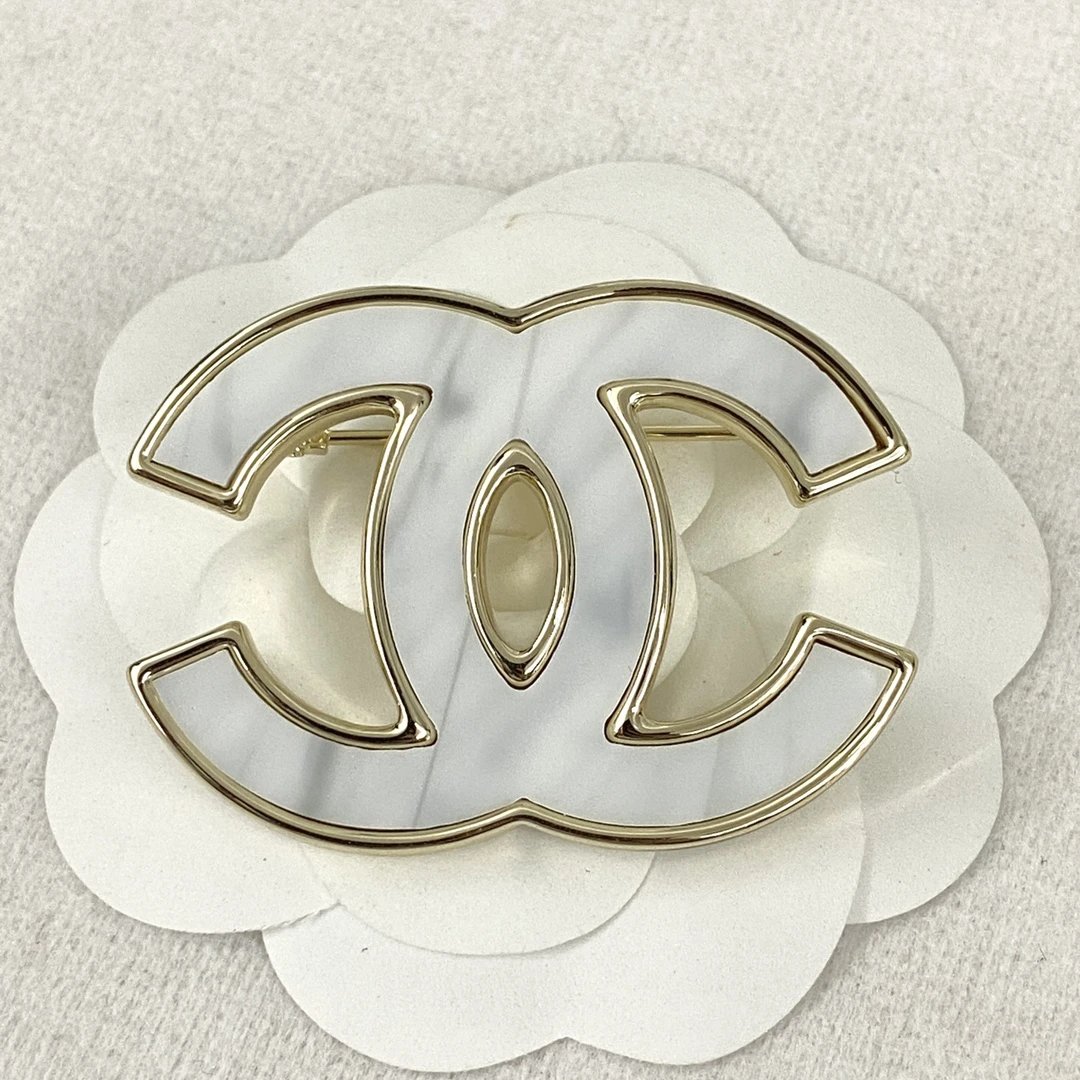 Chanel Brooch Ver.I — QC