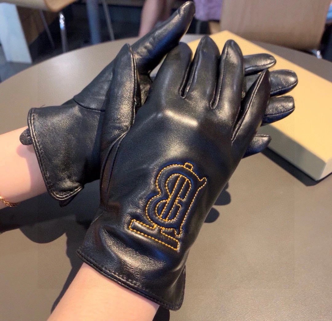 Burberry Lambskin Cashmere Gloves — Photo 2