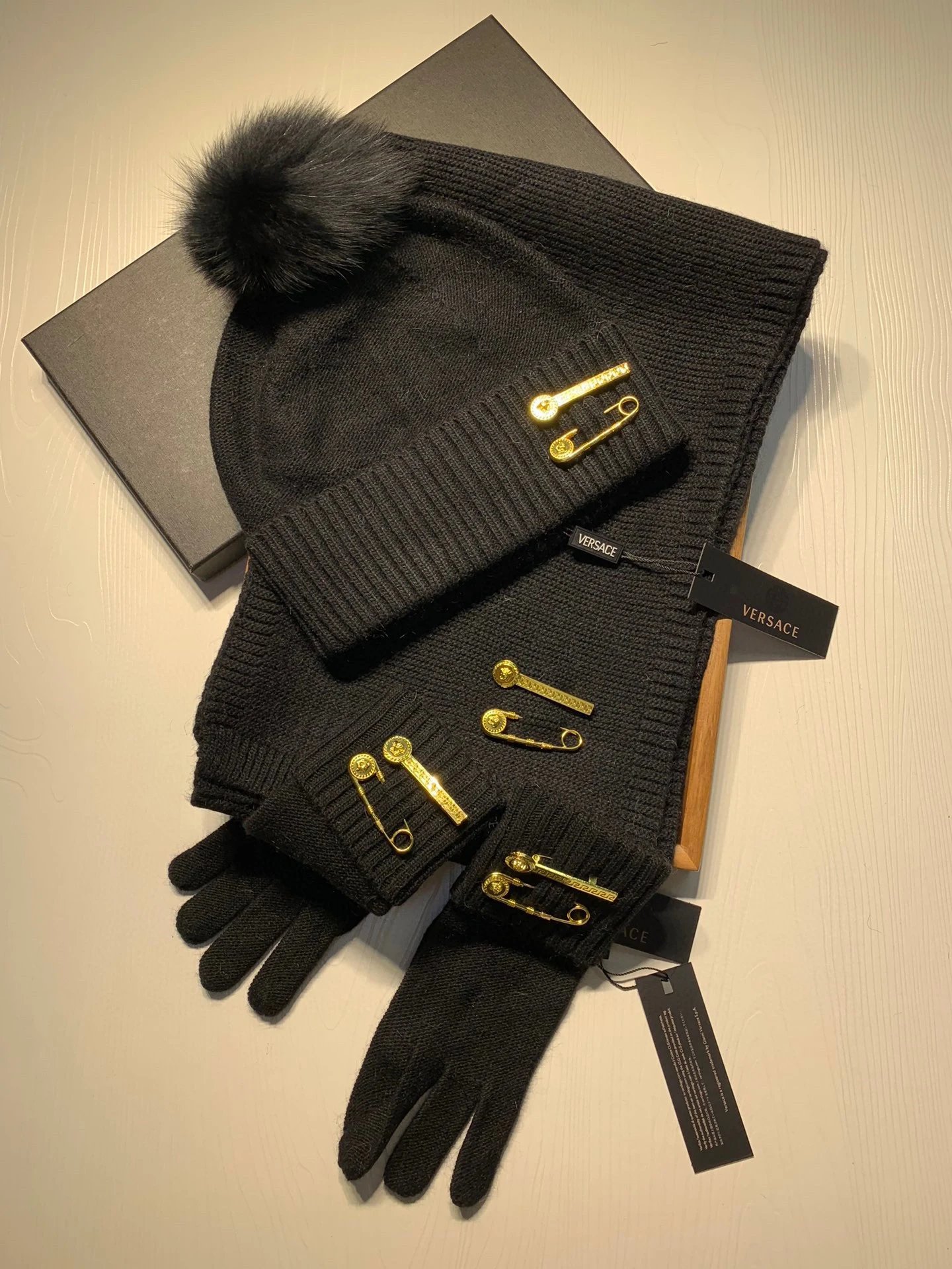 Versace Wool Rabbit Fur Scarf & Hat Set Ver.A — Photo 3