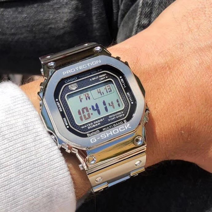 Silberfarbene Casio G-Shock Digitaluhr Variante D