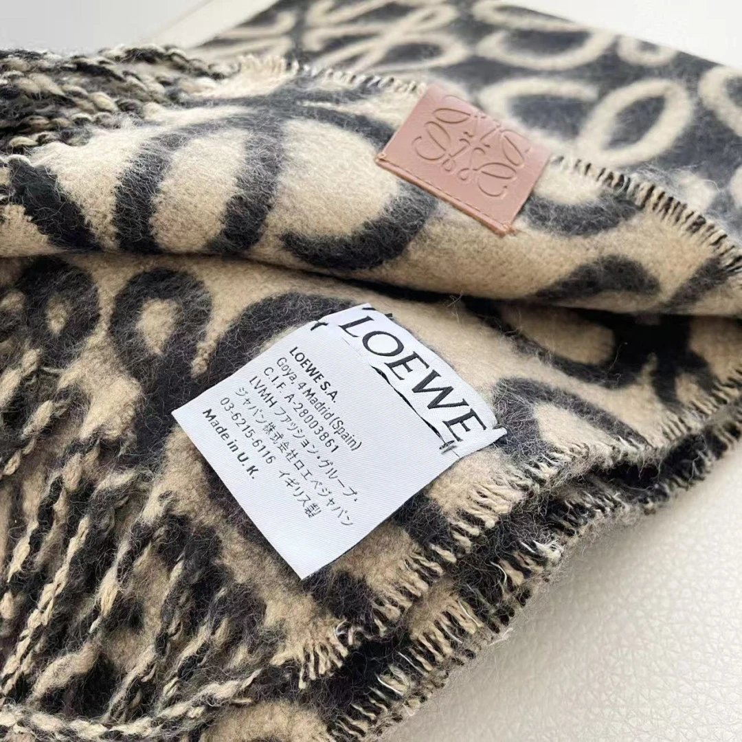 Loewe Cashmere Scarf Ver.C — Photo 9