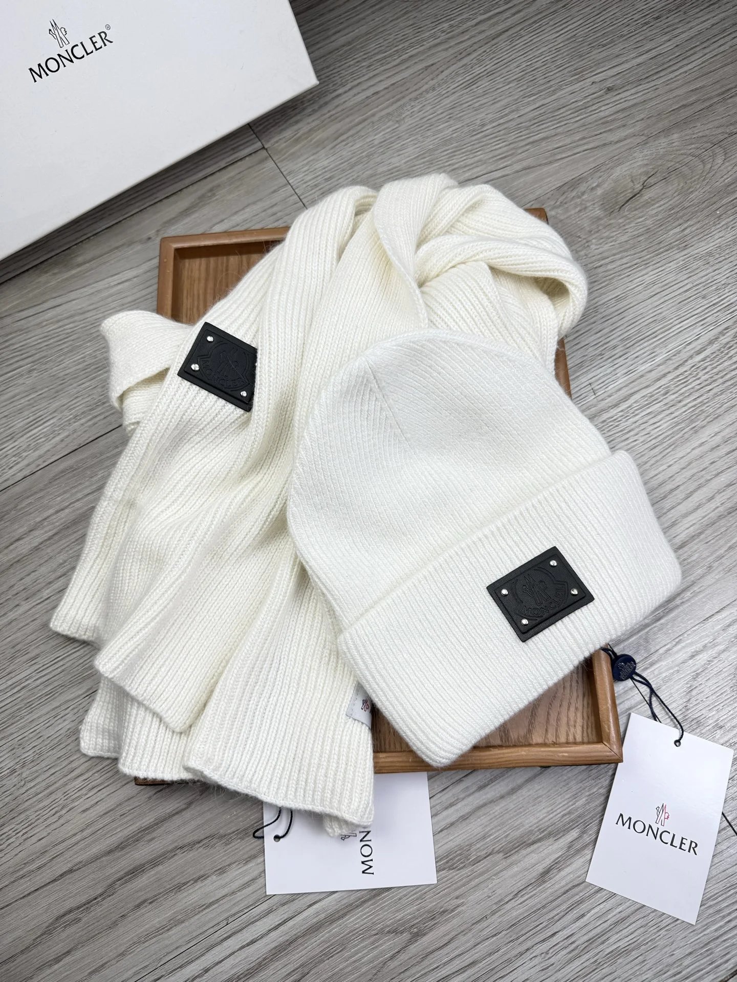 Moncler Wool Rabbit Fur Scarf & Hat Set Ver.B — Photo 9