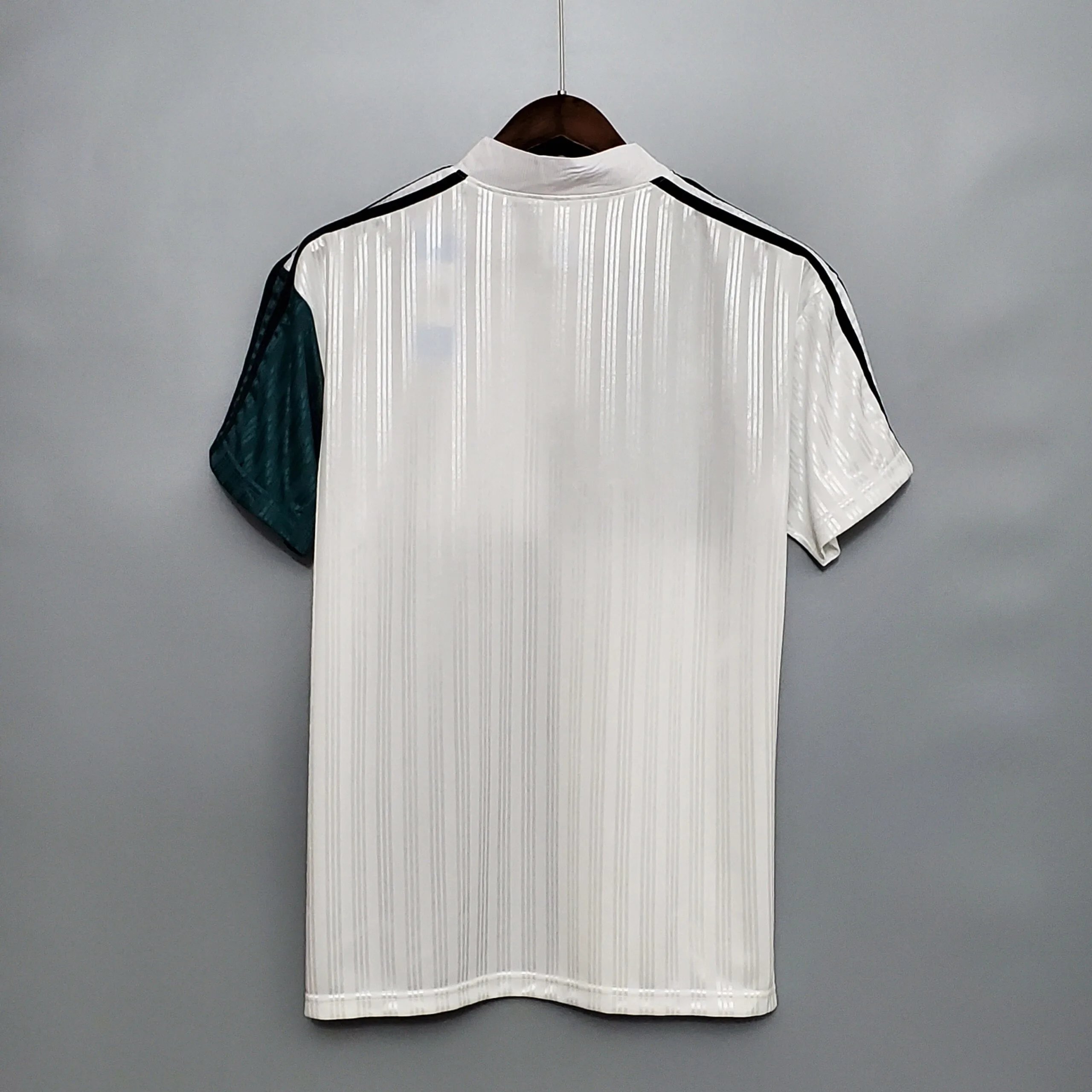Liverpool 95/96 Retro Jersey — QC