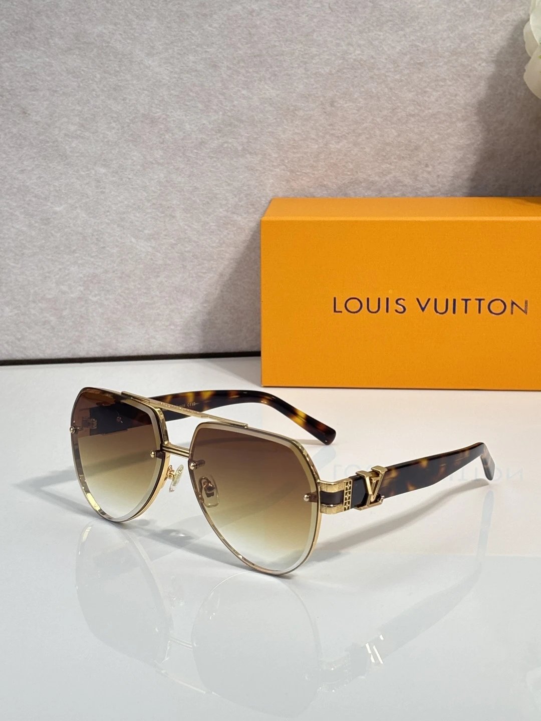 Louis Vuitton Z7213U Sunglasses 62-13-140 — photo 2