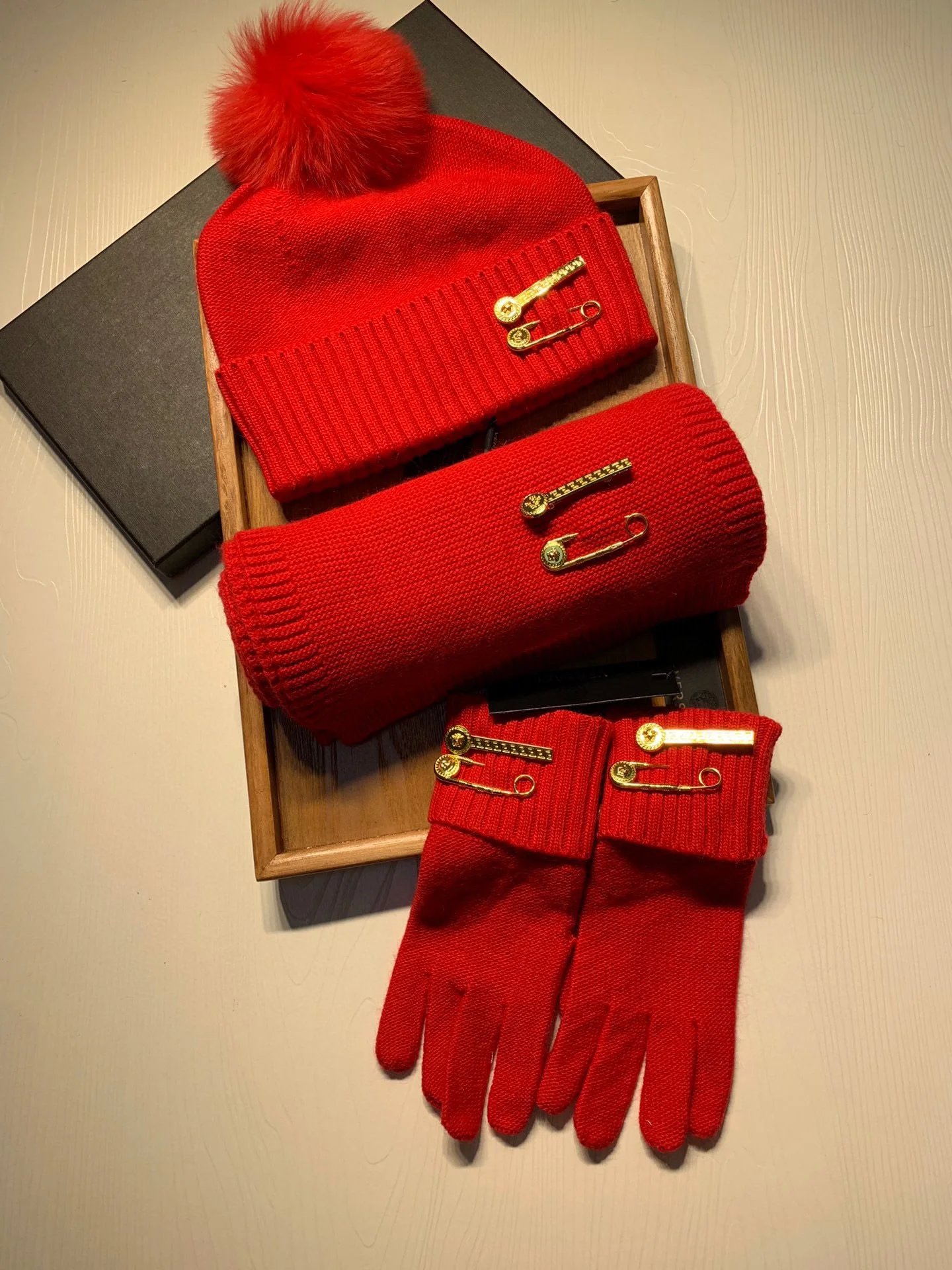 Versace Wool Rabbit Fur Scarf & Hat Set Ver.E — QC