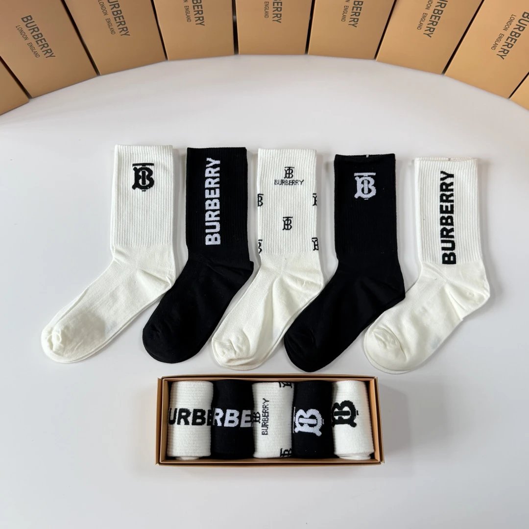 Burberry Knee-High Socks Ver.A — Zdjęcie 2