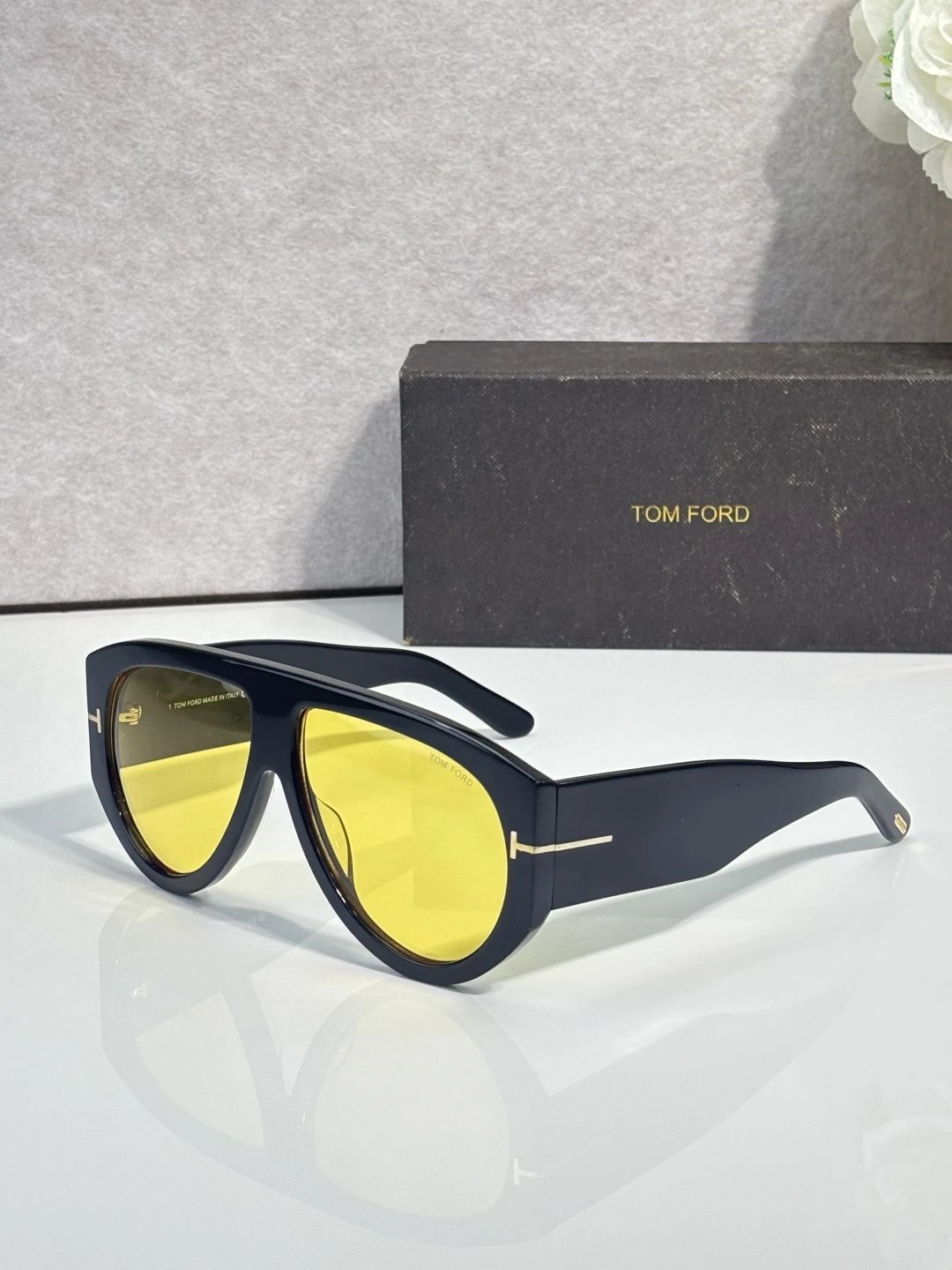 Tom Ford FT1044 Sunglasses 60-13 — photo 3
