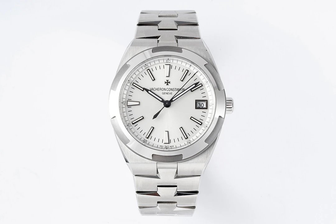 Vacheron Constantin Uhr mit weißem Zifferblatt und silberfarbenem Metallarmband