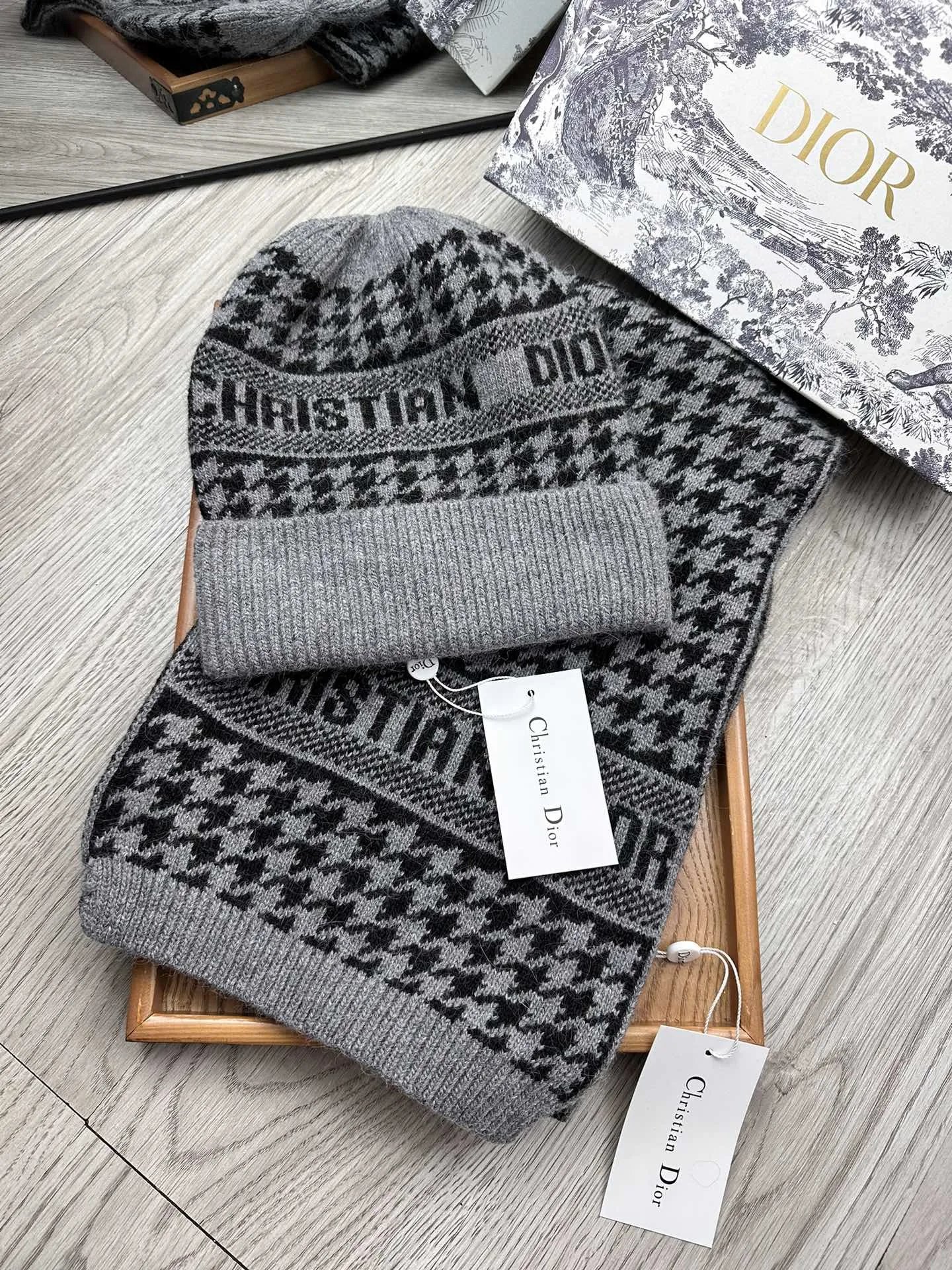 Dior Wool Rabbit Fur Scarf & Hat Set Ver.C — Photo 2