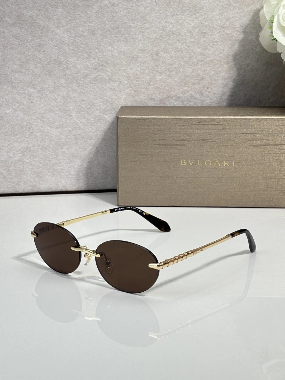 Bvlgari BV50070U Sunglasses 56-16-145 Ver.A — photo 3