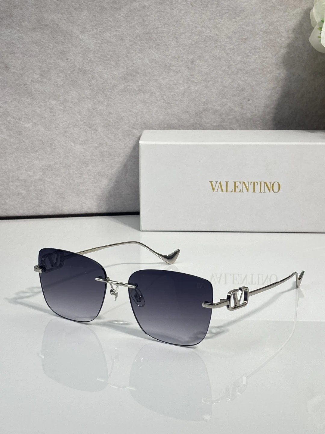 Valentino VLS-189 Sunglasses 60-18-145 Ver.A — photo 2