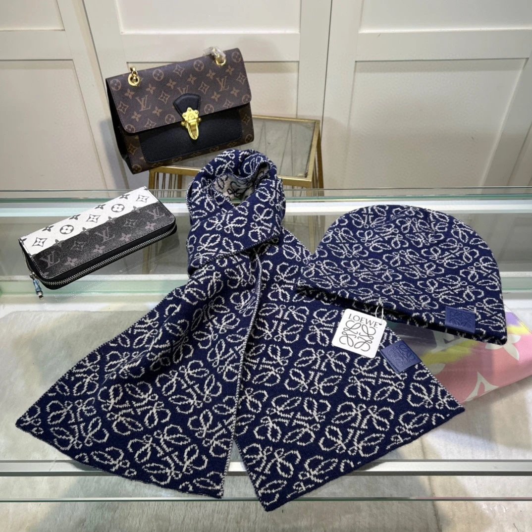 Loewe Scarf & Hat Set Ver.F — Photo 2