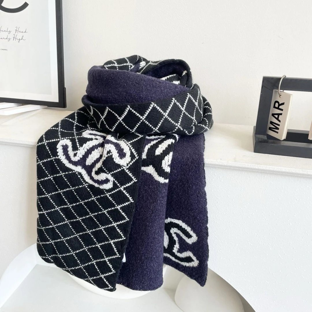 Chanel Cashmere Scarf Ver.E — Photo 8