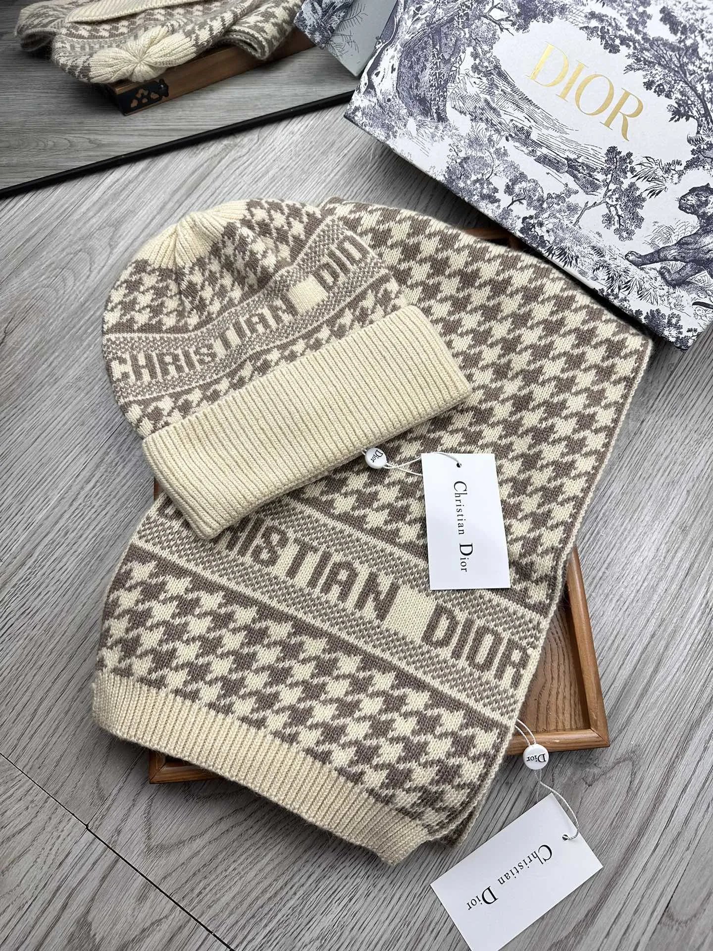 Dior Wool Rabbit Fur Scarf & Hat Set Ver.F — Photo 2