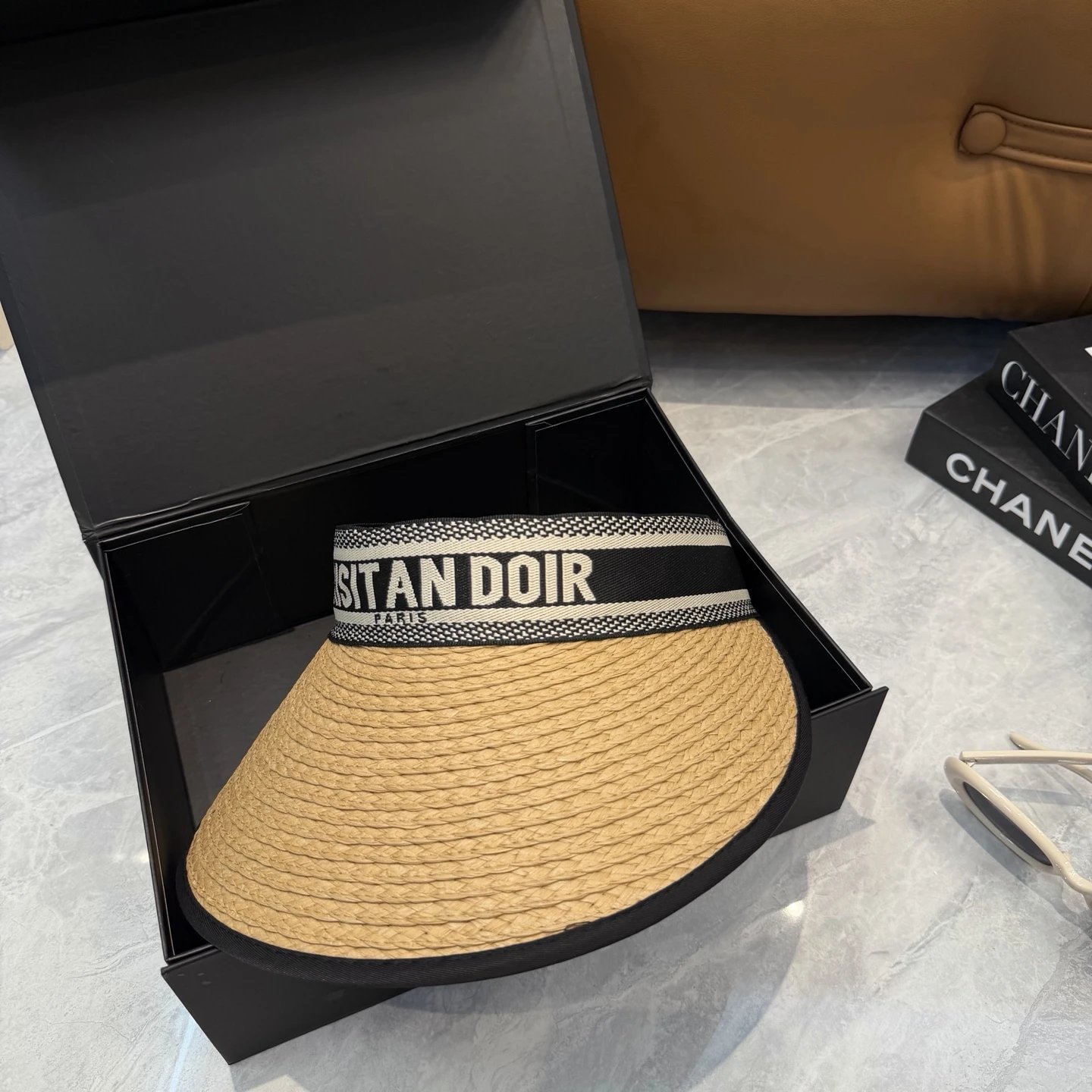 Dior Hat Ver.A — Zdjęcie 2