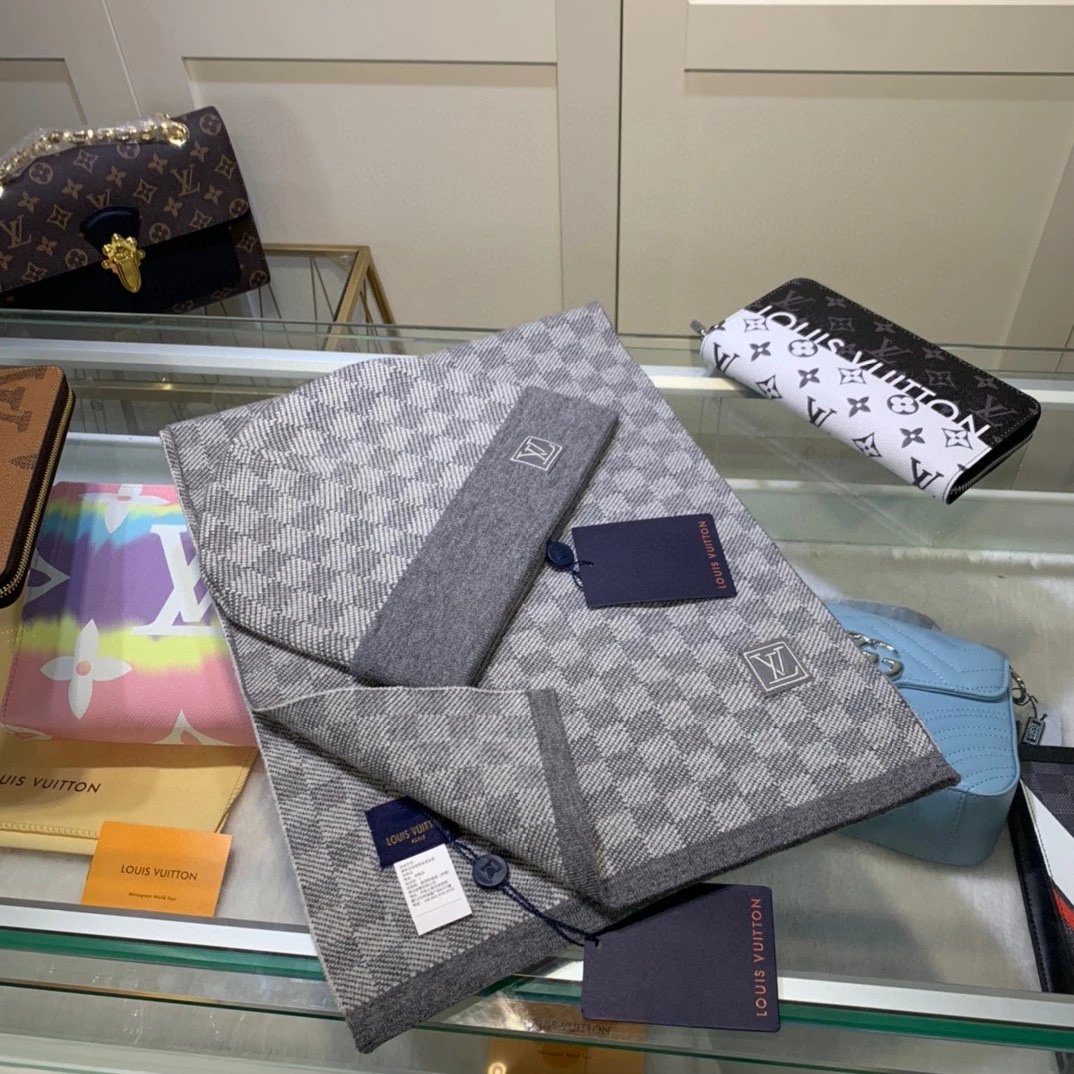 Louis Vuitton Wool Cashmere Scarf & Hat Set Ver.D — Photo 3