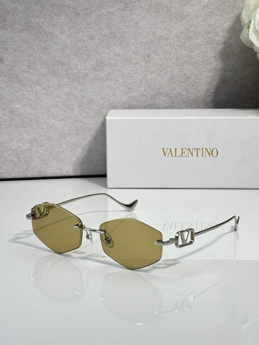 Valentino VLS-187 Sunglasses 58-18-145 Ver.A — photo 6