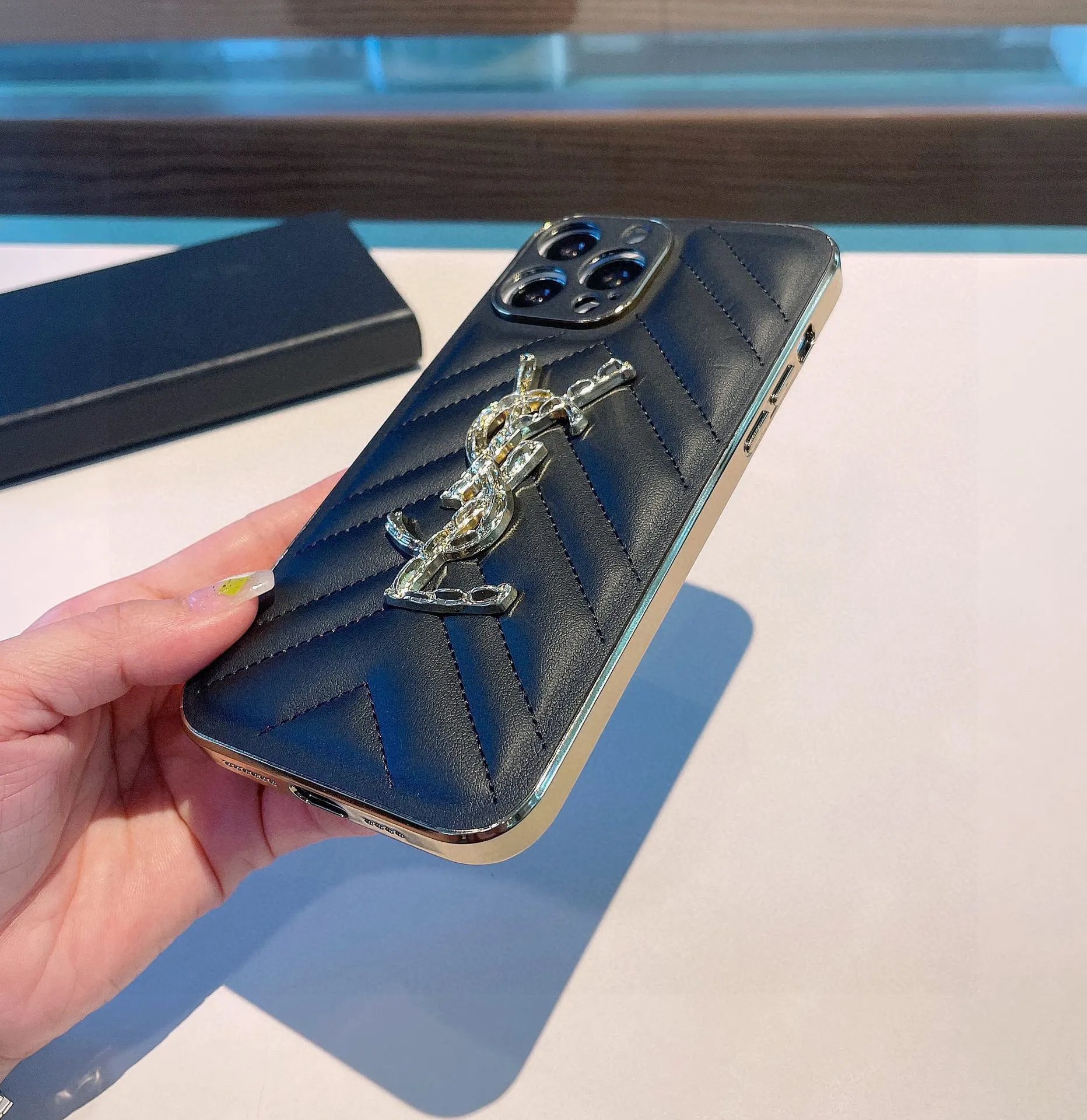 Louis Vuitton Crossbody Phone Case Ver.C — Photo 6