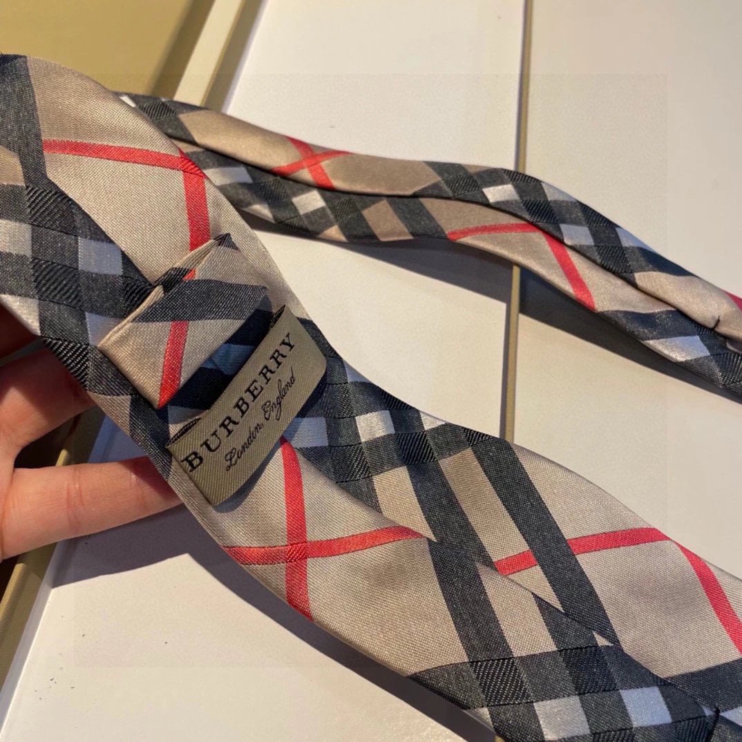 Burberry Silk Tie Ver.Q — Photo 5
