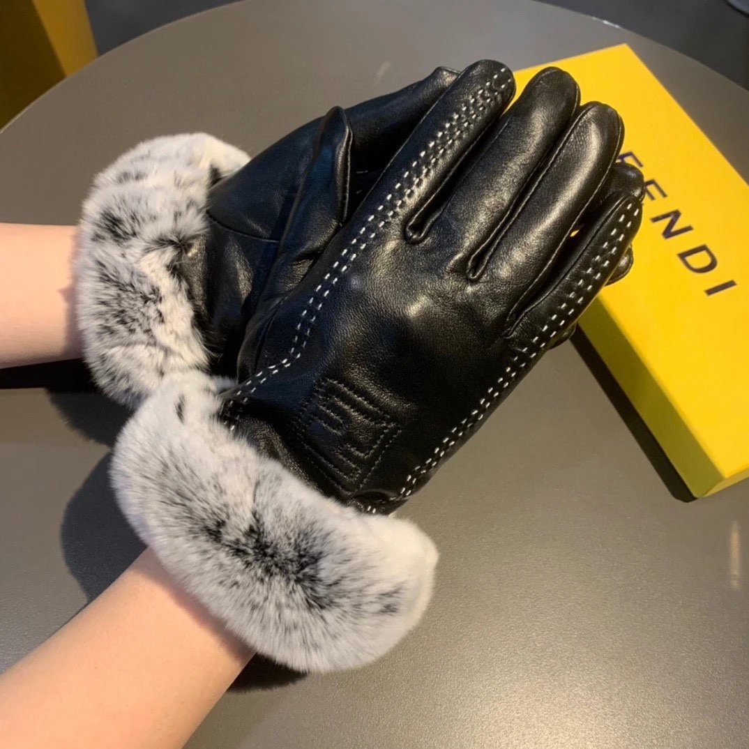 Fendi Lambskin Touchscreen Gloves Ver.B — Photo 5