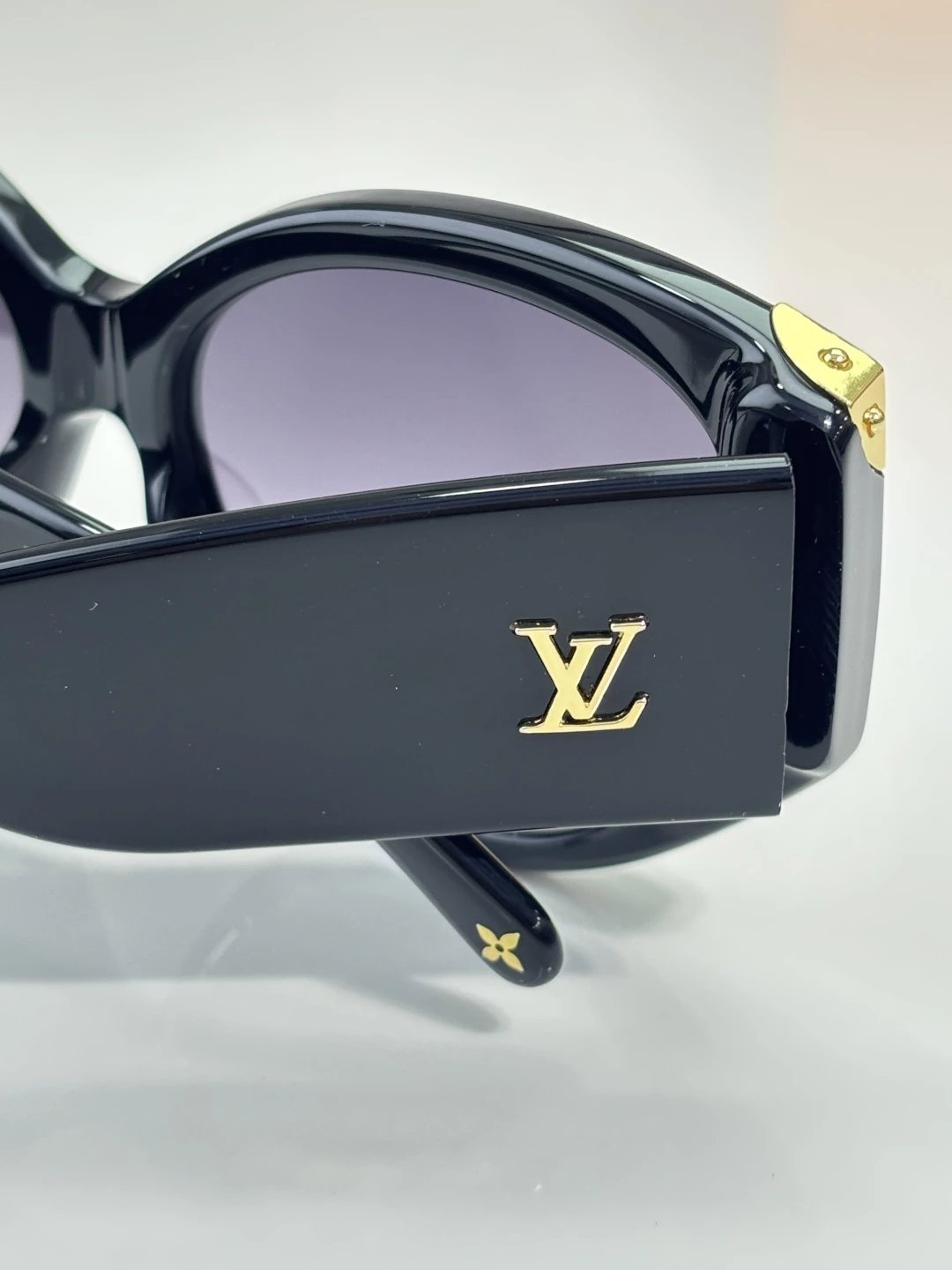 Louis Vuitton Z3339U Sunglasses 58-16-140 — photo 7
