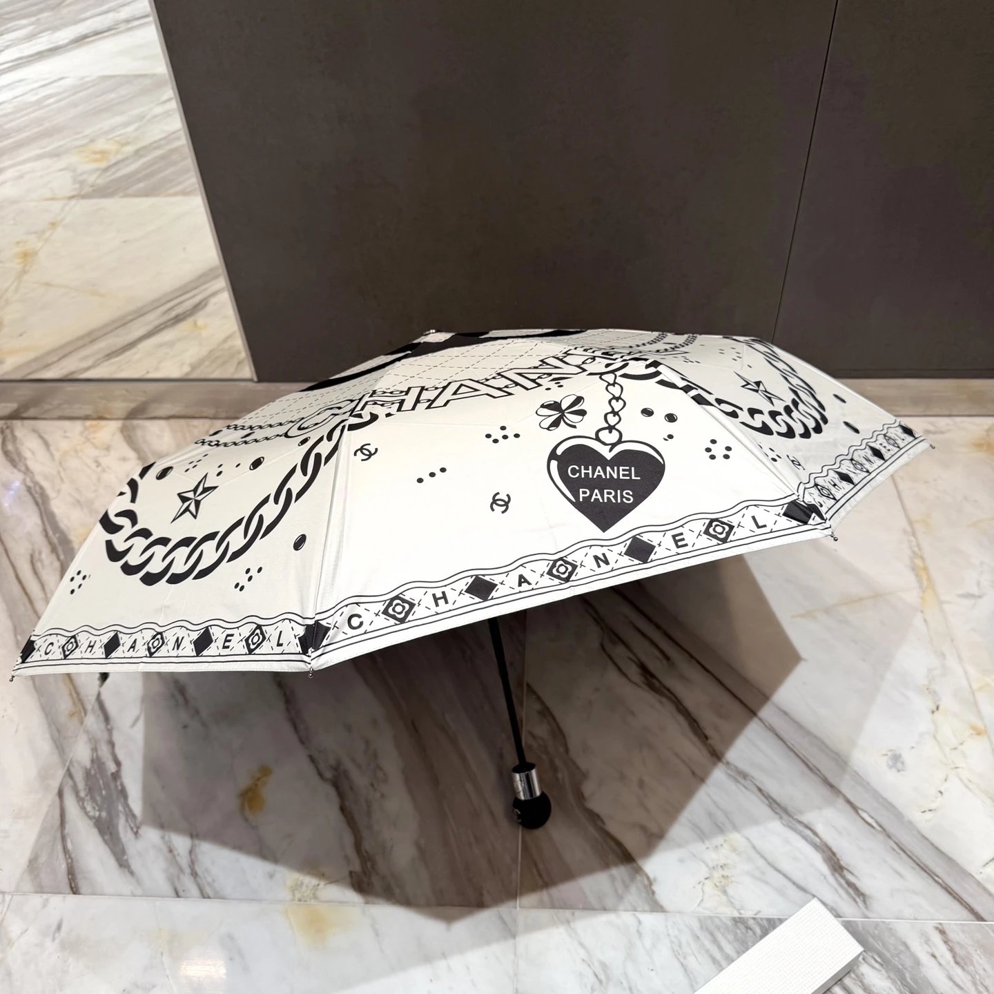 Chanel UV Protection Folding Umbrella Ver.B — Photo 7
