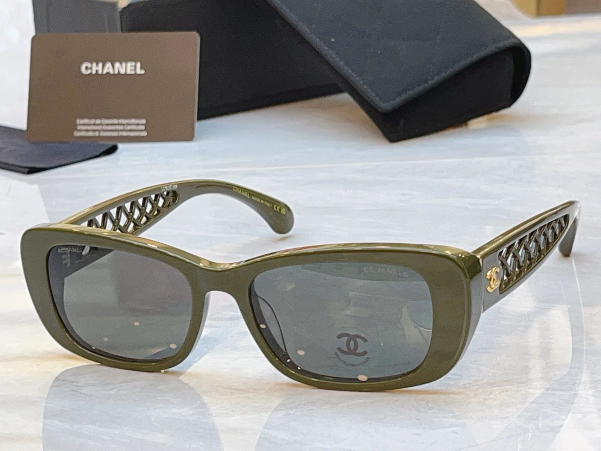 Chanel Sunglasses Ver.A — QC