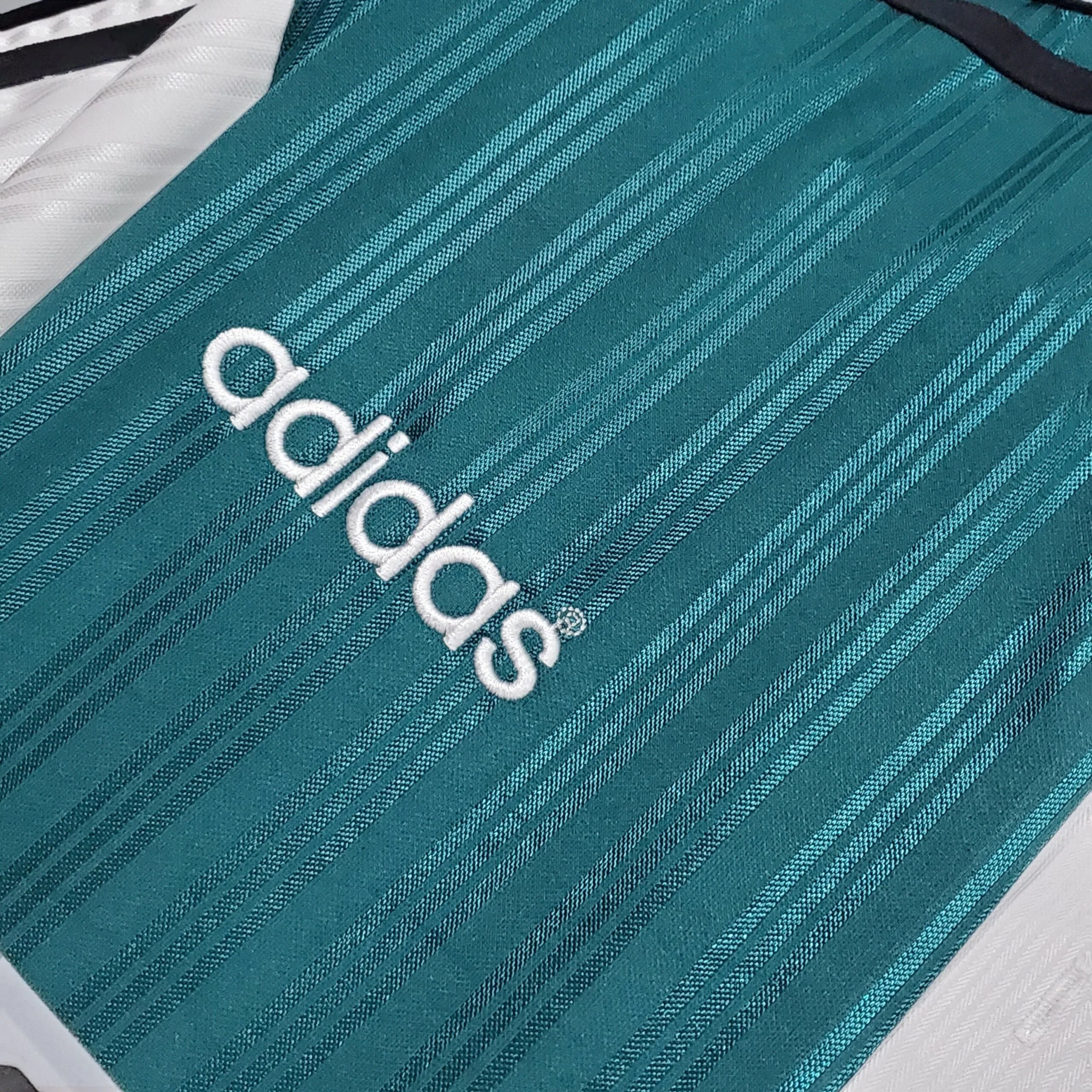 Liverpool 95/96 Retro Jersey — QC