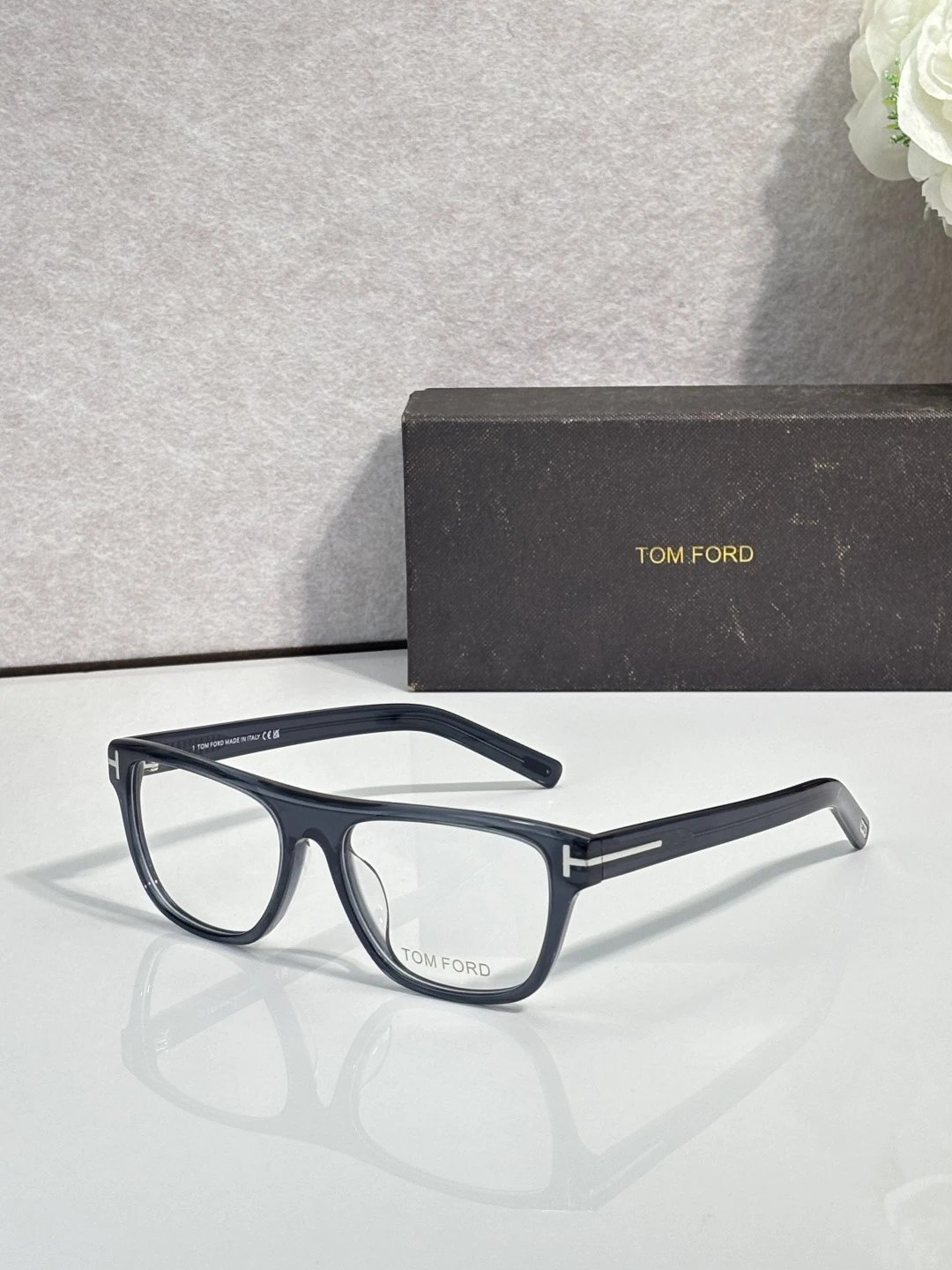 Tom Ford FT5902 Sunglasses 57-18 — photo 7