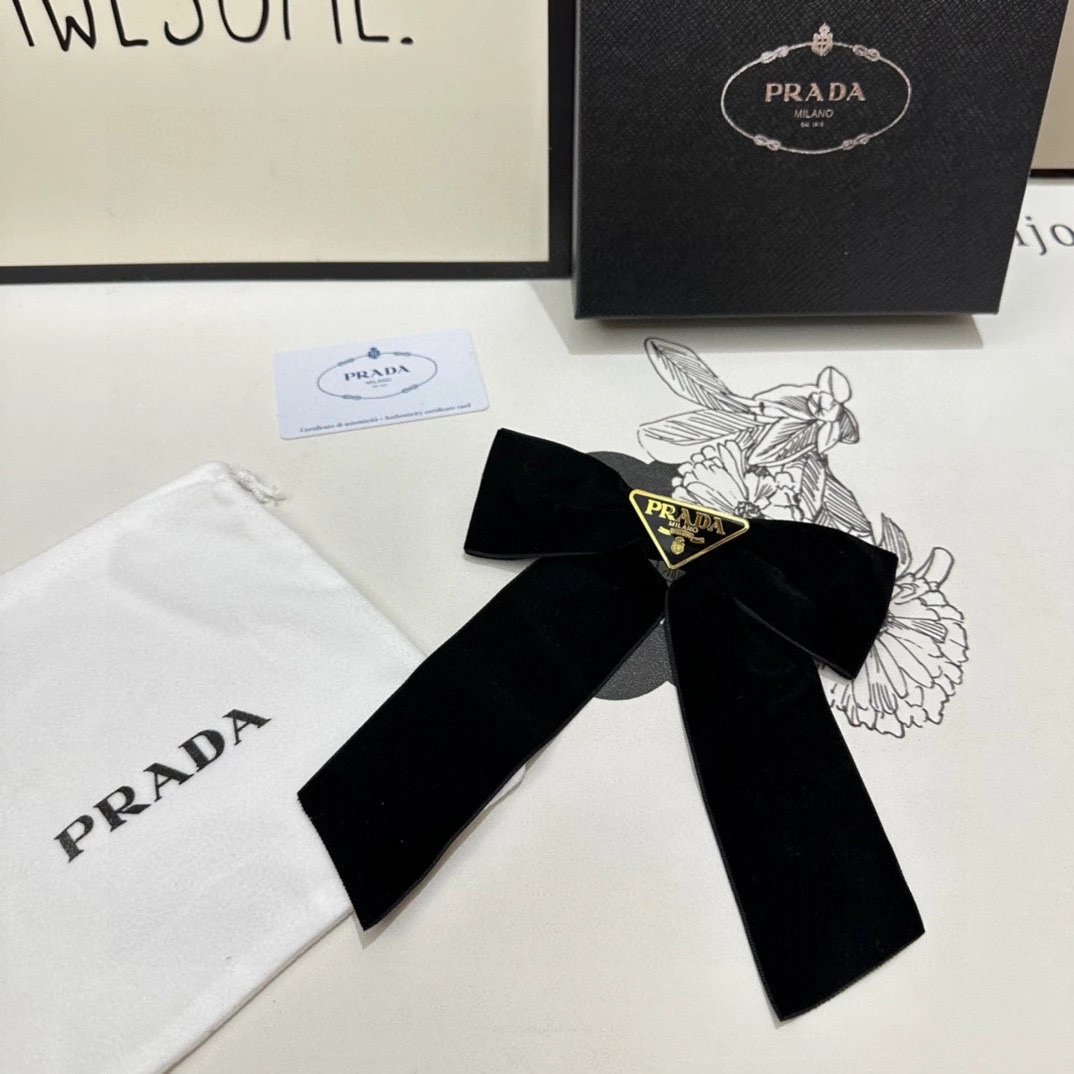 Prada Bow Hair Clip — Zdjęcie 3