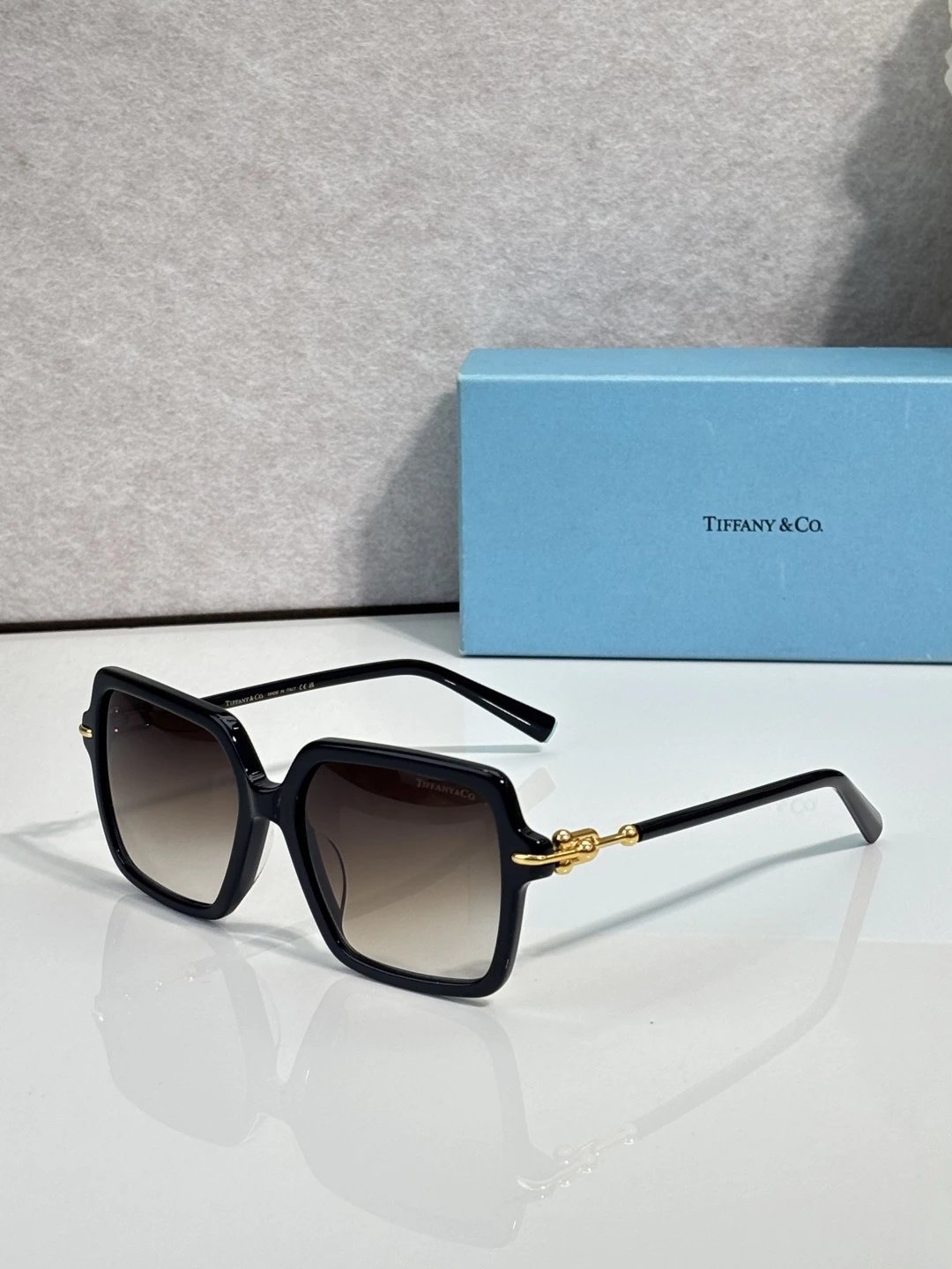 Tiffany OTF 4260U Sunglasses 57-16-145 Ver.A — photo 2