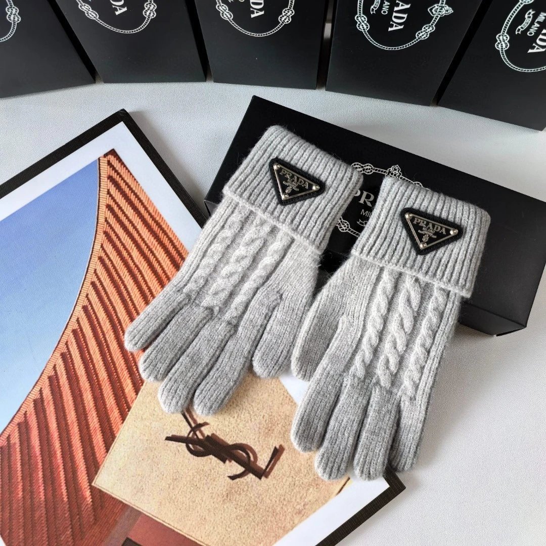 Prada Gloves Ver.A — QC