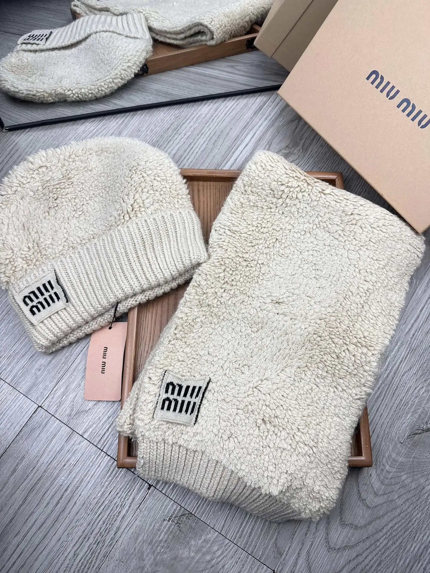 Miu Miu Wool Rabbit Fur Scarf & Hat Set Ver.B — Photo 3
