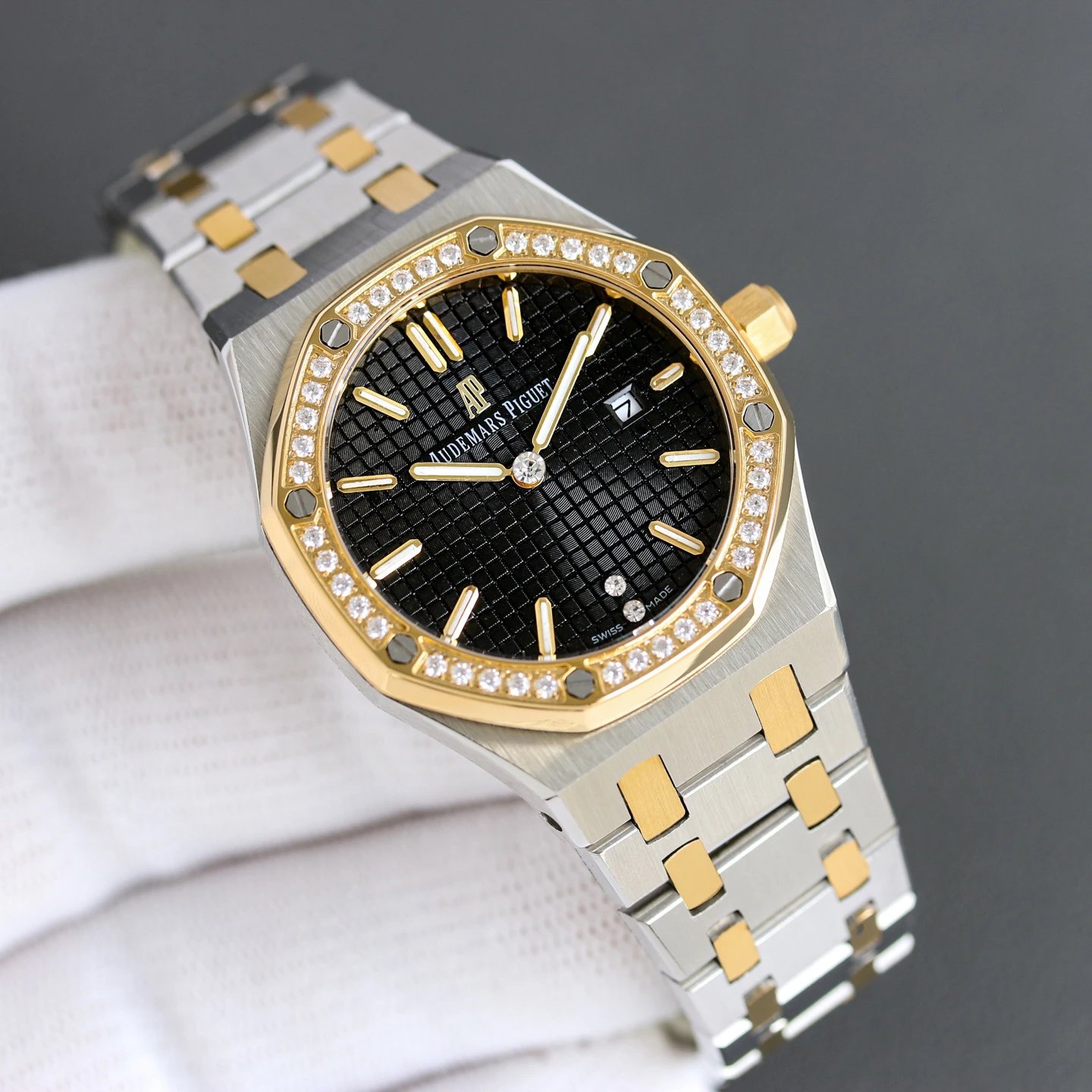 Audemars Piguet Royal Oak Quartz Ladies Watch 33mm Ver.B — photo 6