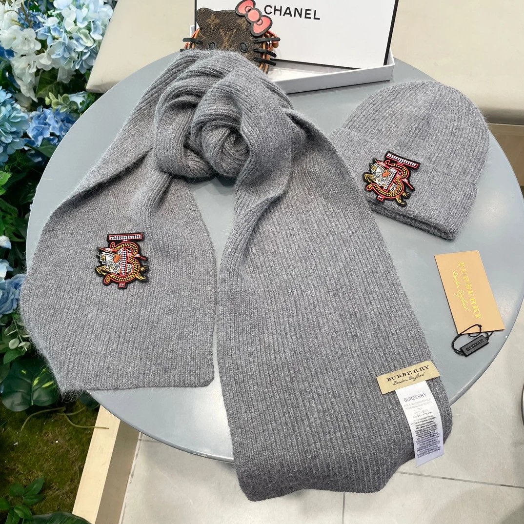 Burberry Scarf & Hat Set Ver.D — Photo 6