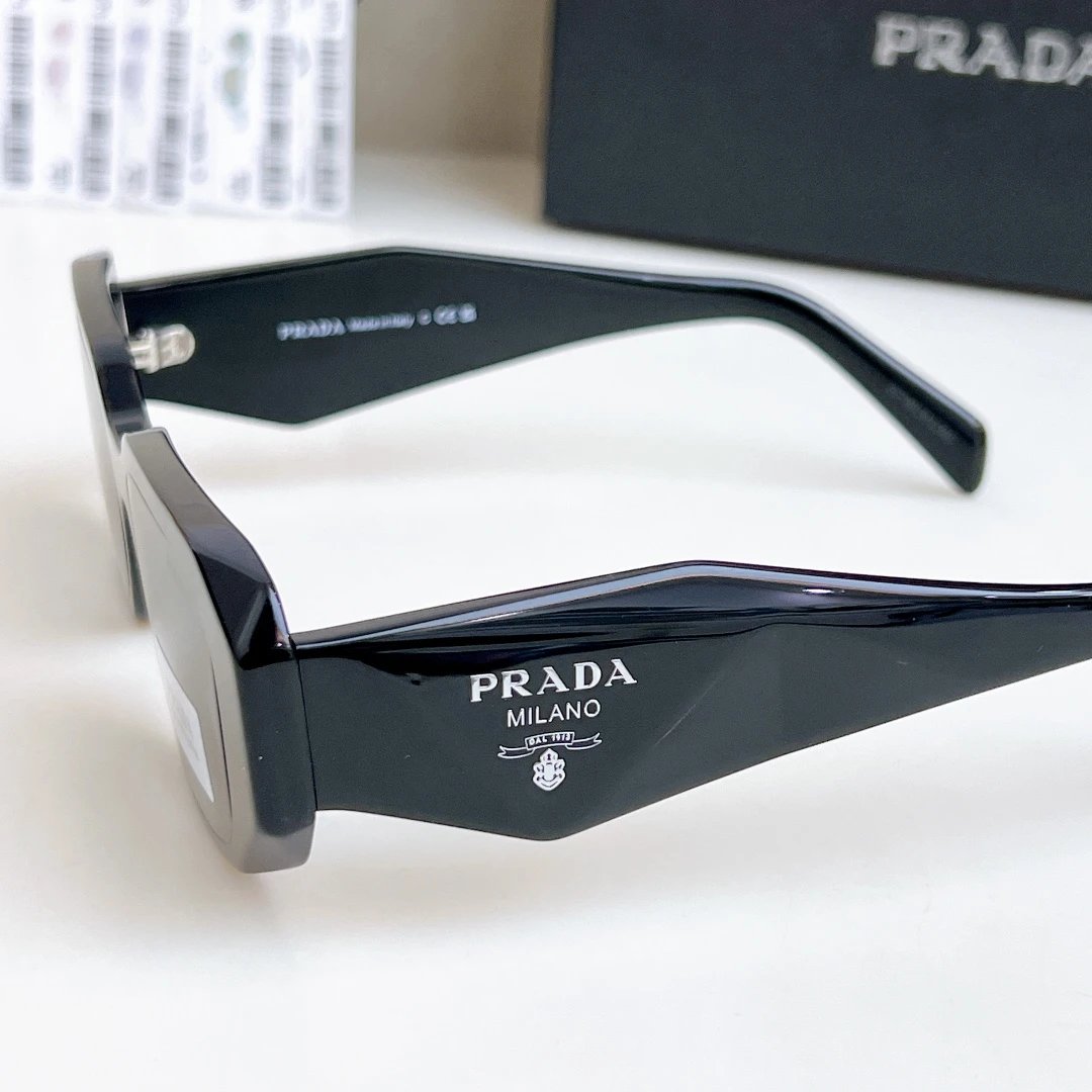 Prada Sunglasses 49-20-145 Ver.A — photo 8