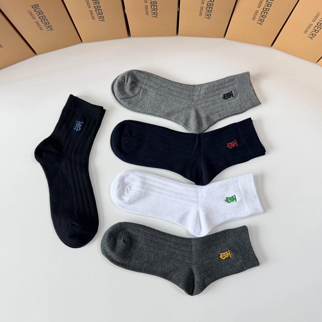 Burberry Knee-High Socks Ver.C — QC