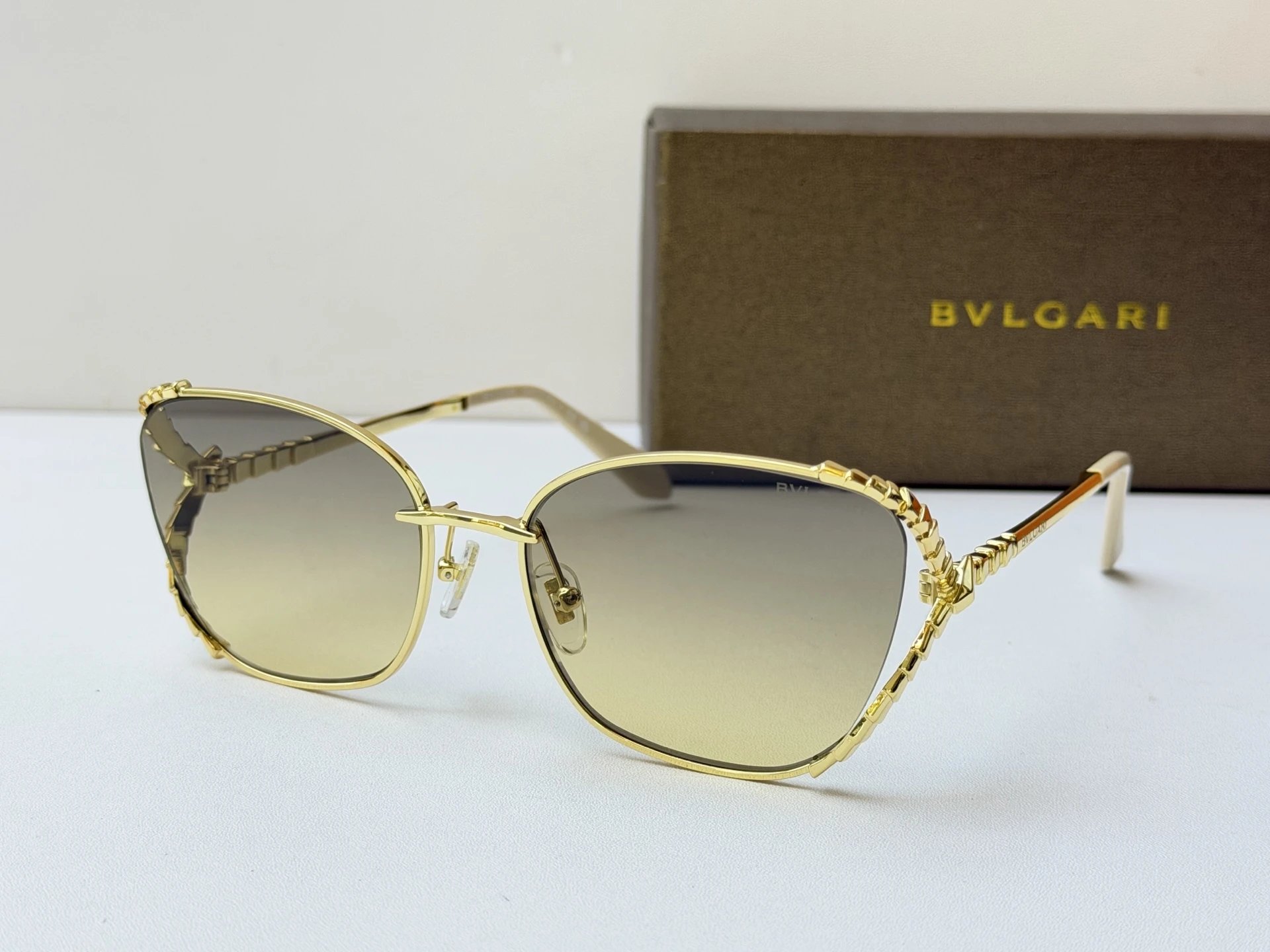 Bvlgari BV40081U Sunglasses 56-17-140 Ver.A — photo 3