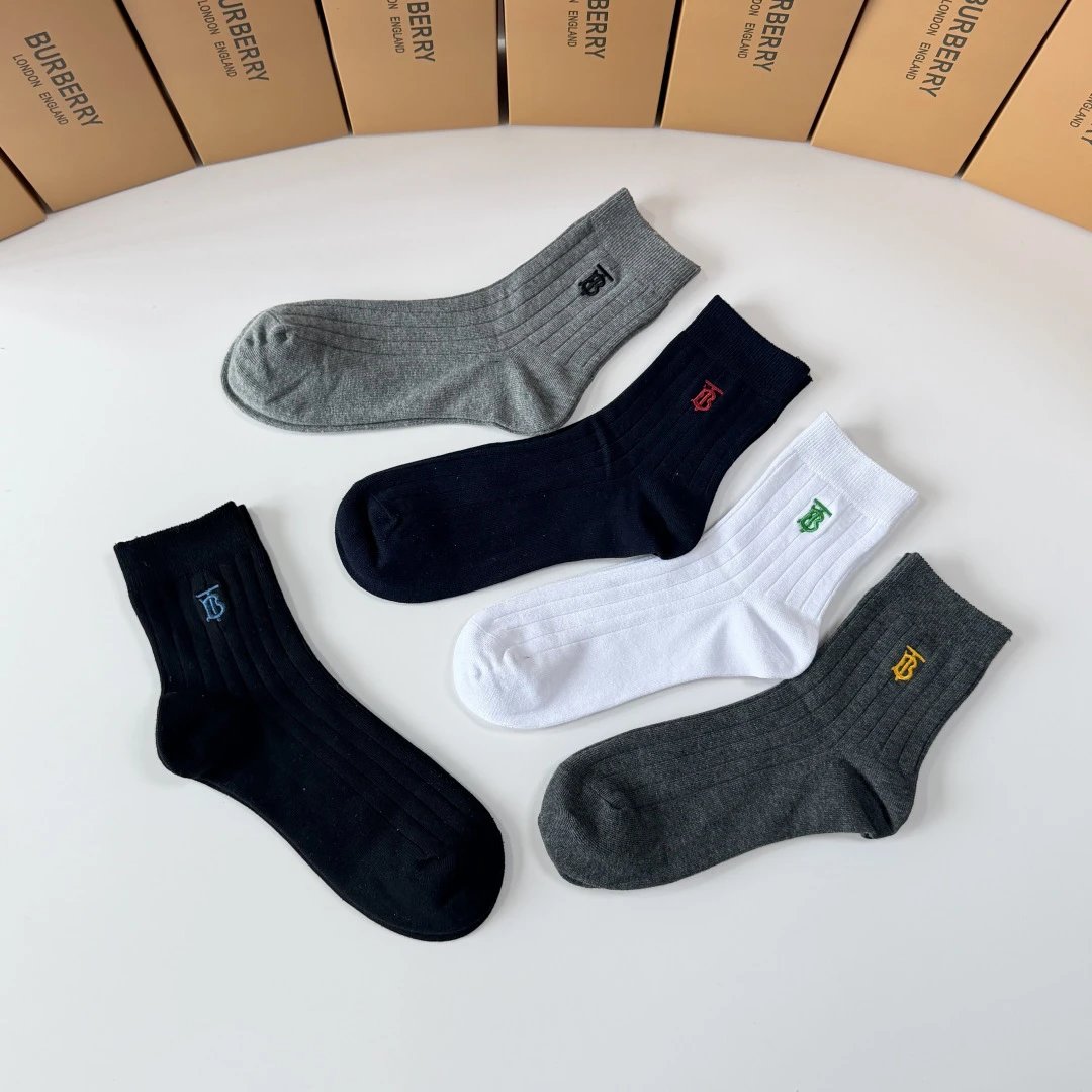 Burberry Knee-High Socks Ver.C — QC