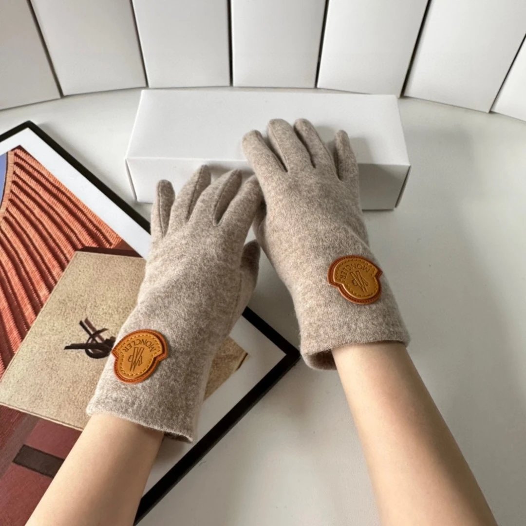 Moncler Gloves Ver.A — Photo 6