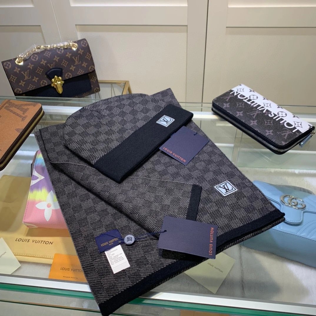 Louis Vuitton Wool Cashmere Scarf & Hat Set Ver.E — Photo 3